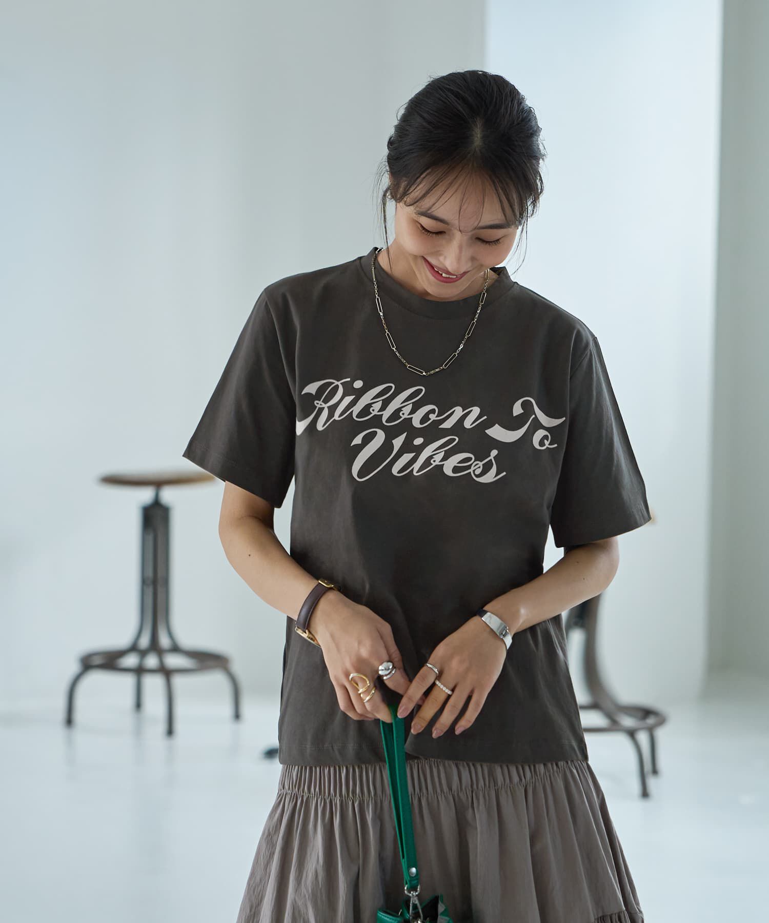STYLE DELI「RIBBONロゴTシャツ」|Tシャツ・カットソー|チャコール