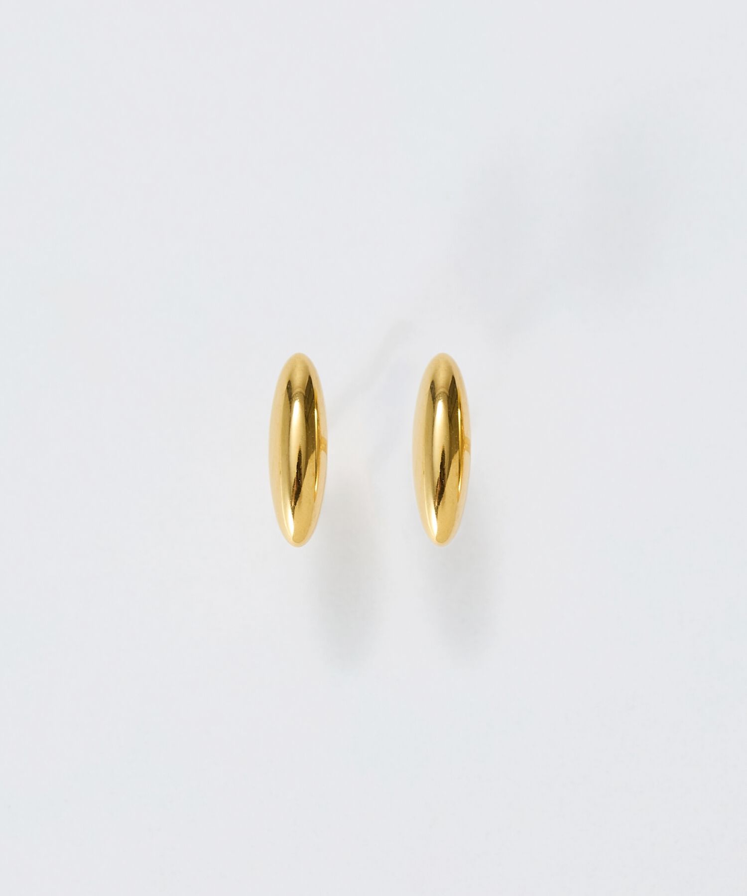 Phoebe「【金属アレルギー対応】メタルオーバルグレースピアス　ゴールド/サージカルステンレス」|ピアス|