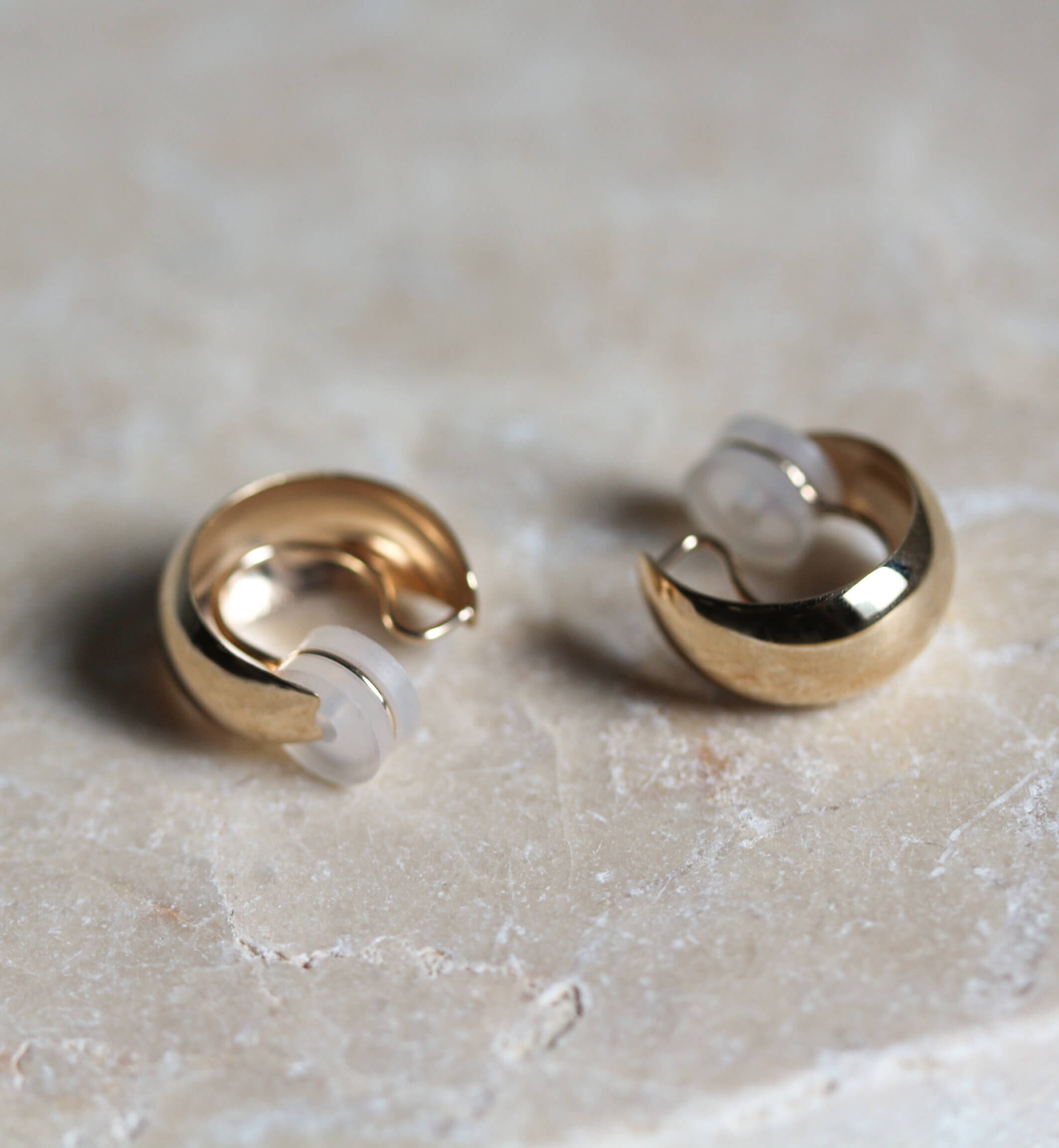  「ゴールド 月甲 イヤリング | K10YG」|イヤリング|