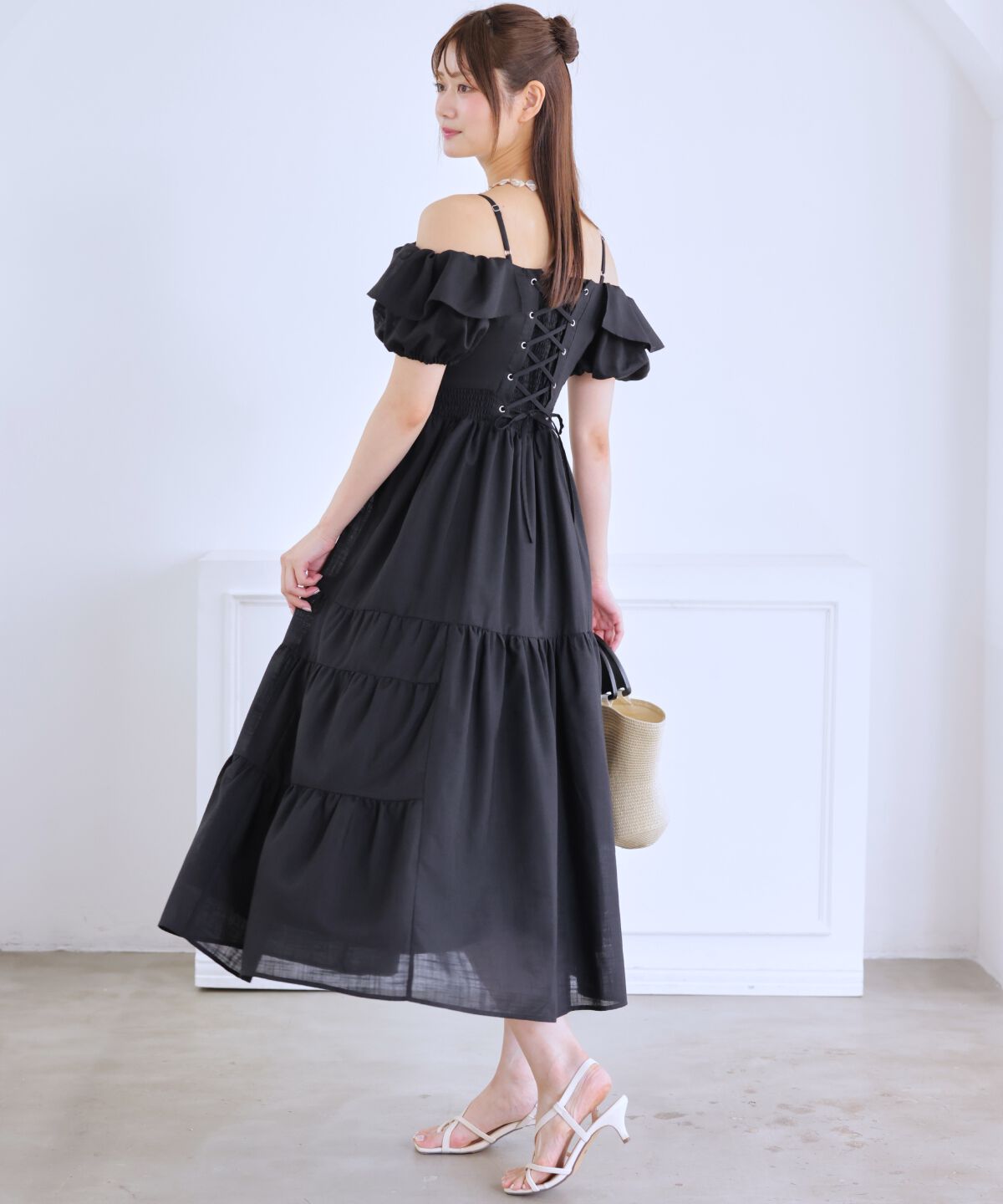 アンドクチュール「バックレースアップオフショルティアードワンピース」|ワンピース|