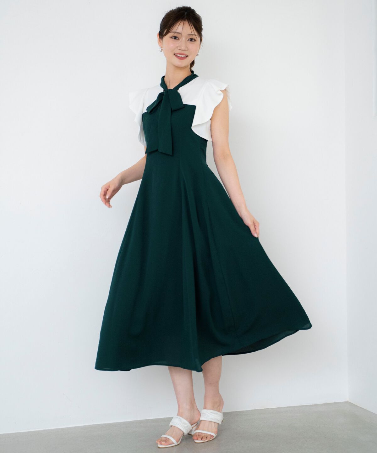 アンドクチュール「ラッフルノースリーブリボン襟ワンピース」|ワンピース|ﾀﾞｰｸｸﾞﾘｰﾝ