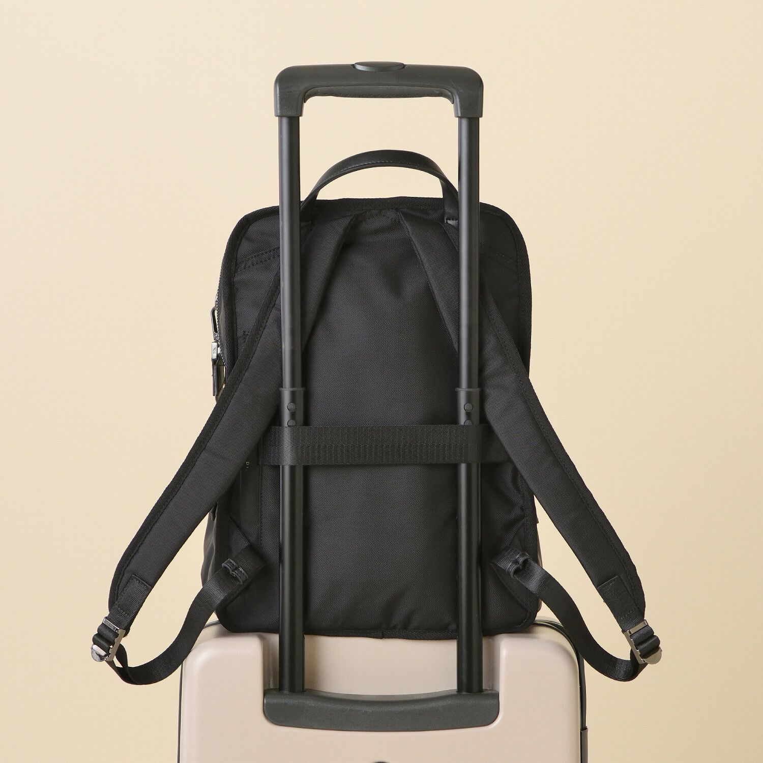 W&.Day/Night「W&.Day/Night | リッカ スクエアリュック A4ジャストサイズ 11.0インチタブレット収納 11711」|リュック|