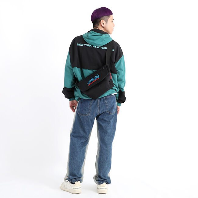 Manhattan Portage「Nylon Messenger Bag JR Flap Zipper Pocket 3D Embroidery Neon」|ショルダー・メッセンジャー|