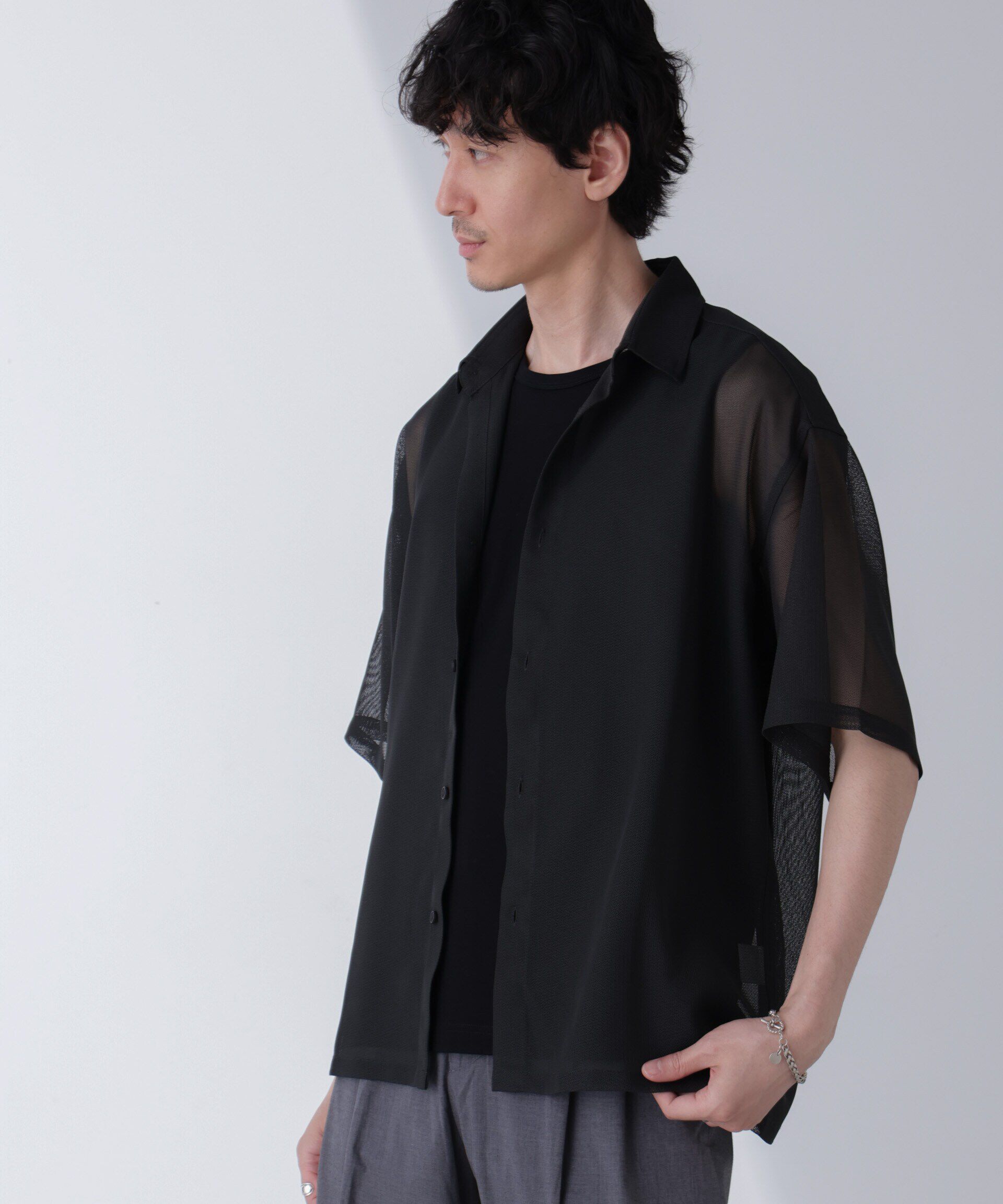 nano･universe「レギュラーカラーテックメッシュシャツ 半袖」|シャツ・ブラウス|チャコール3