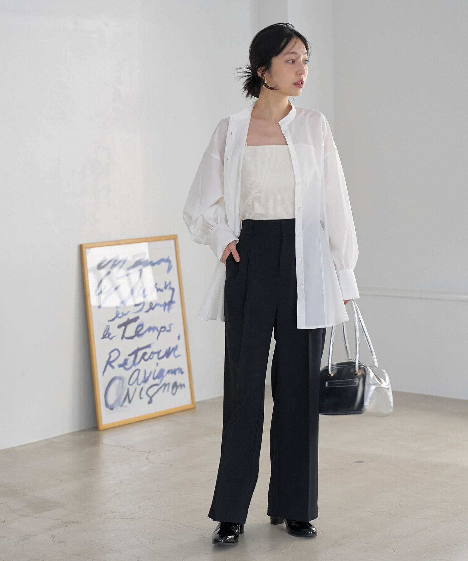 VIS「【防シワ・洗える】パウダリーツイルストレートパンツ」|スラックス|