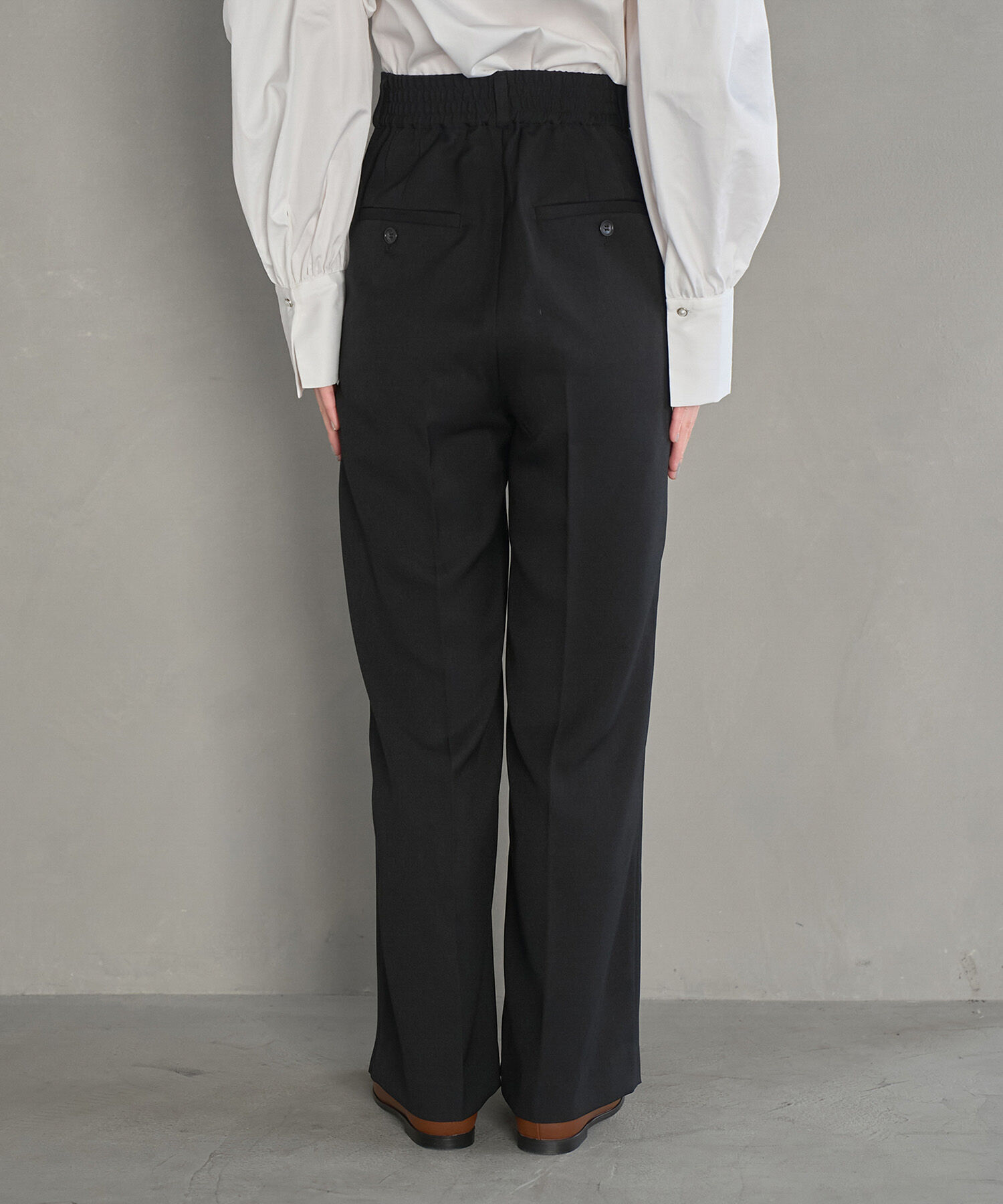 VIS「【防シワ・洗える】パウダリーツイルストレートパンツ」|スラックス|