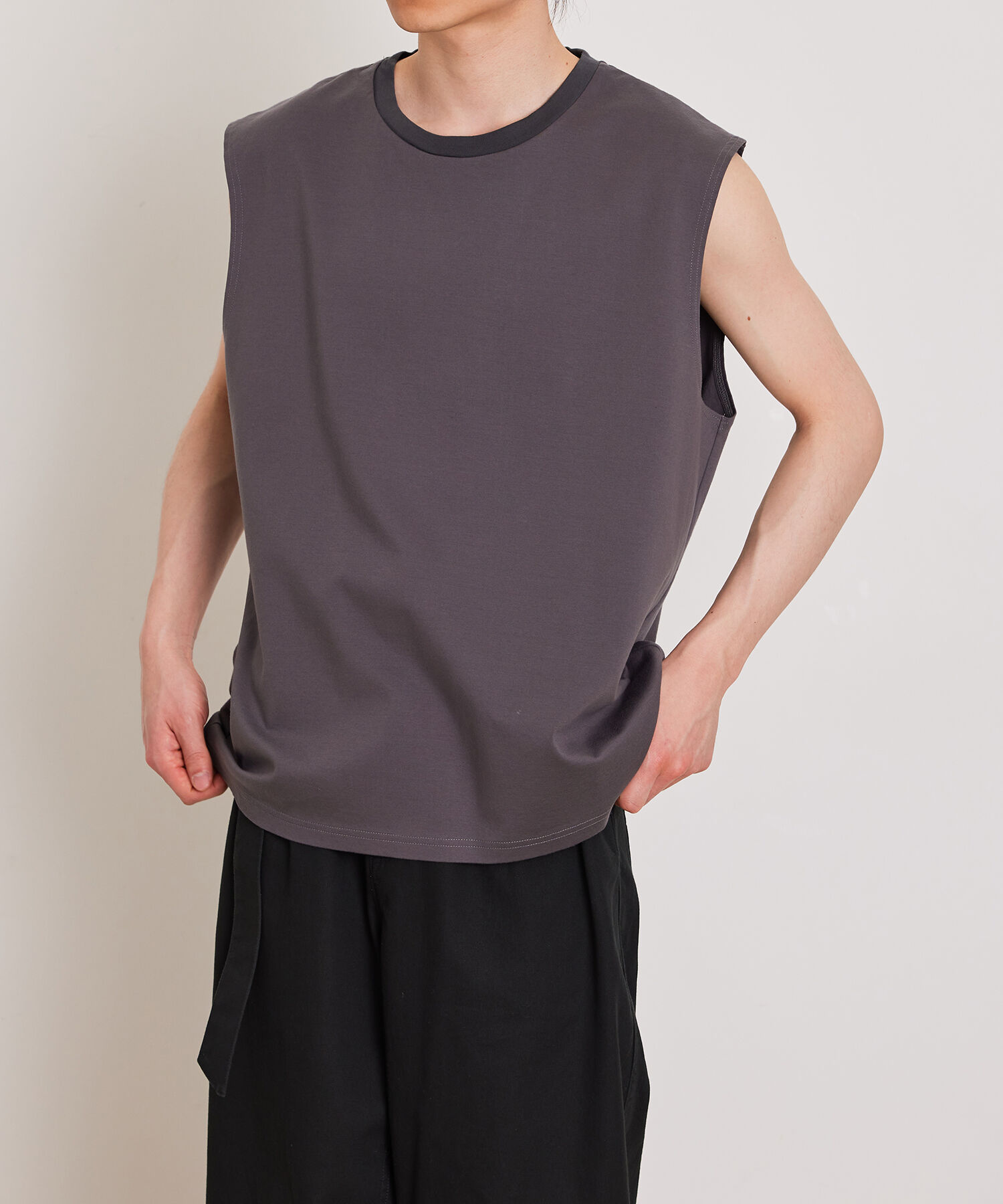 ADAM ET ROPE'「【Albini/アルビニ】オーガニック ポンチ オーバーサイズ ノースリーブ Tシャツ」|Tシャツ・カットソー|