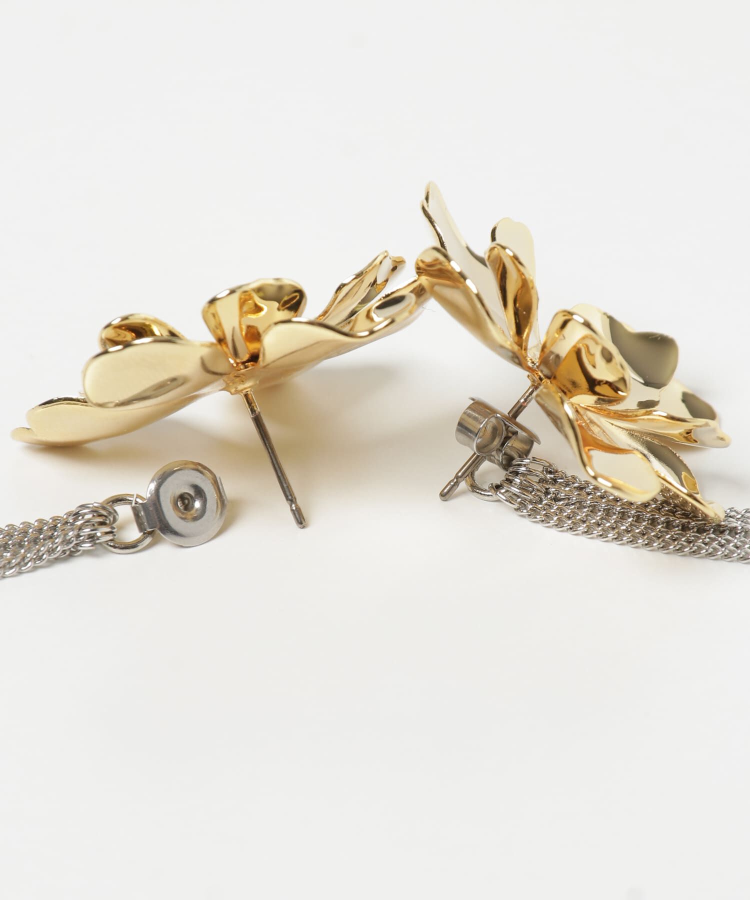 SMELLY「メタルフラワーロングチェーンピアス」|ピアス|