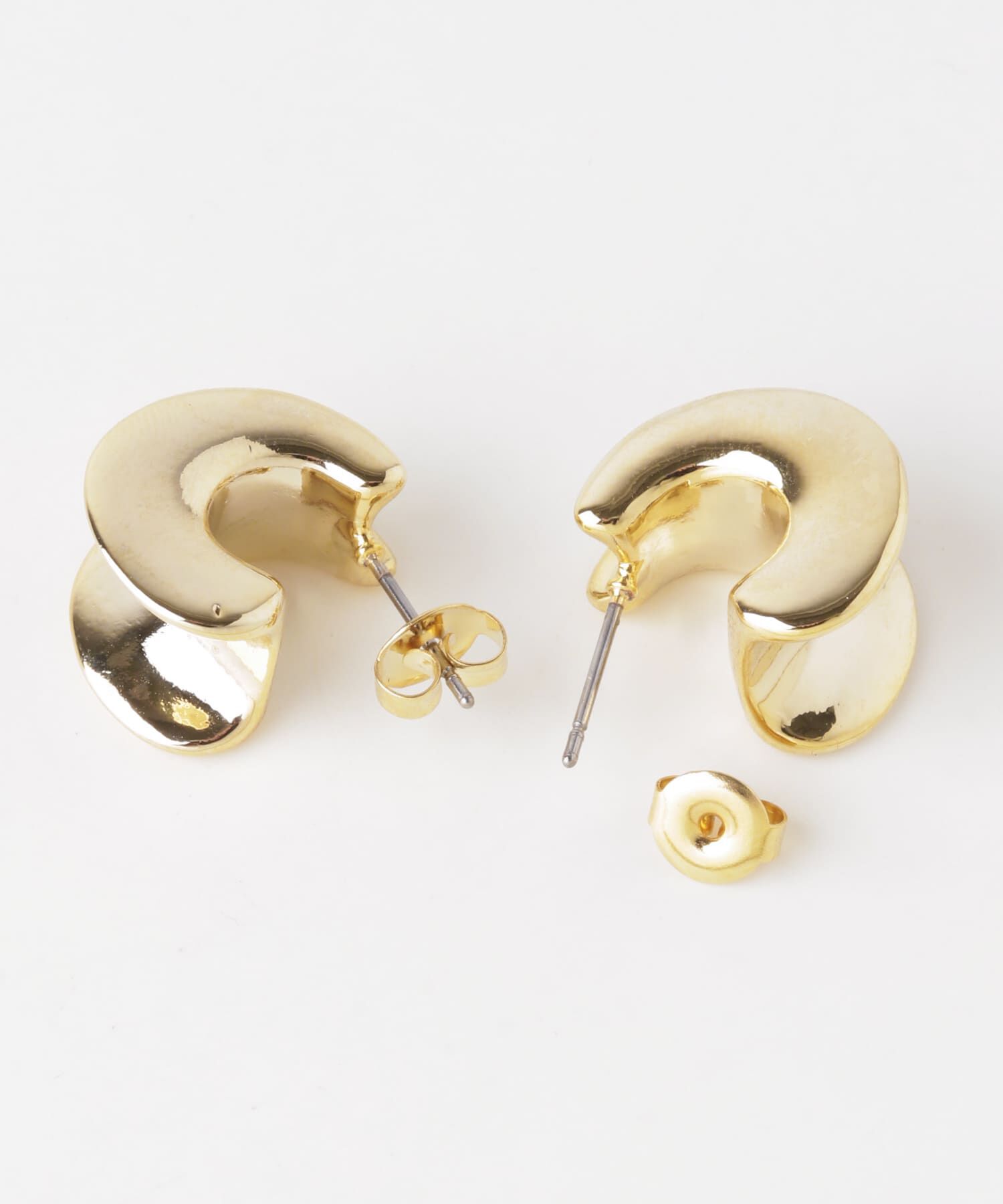 SMELLY「ニュアンスカーブワイドピアス」|ピアス|