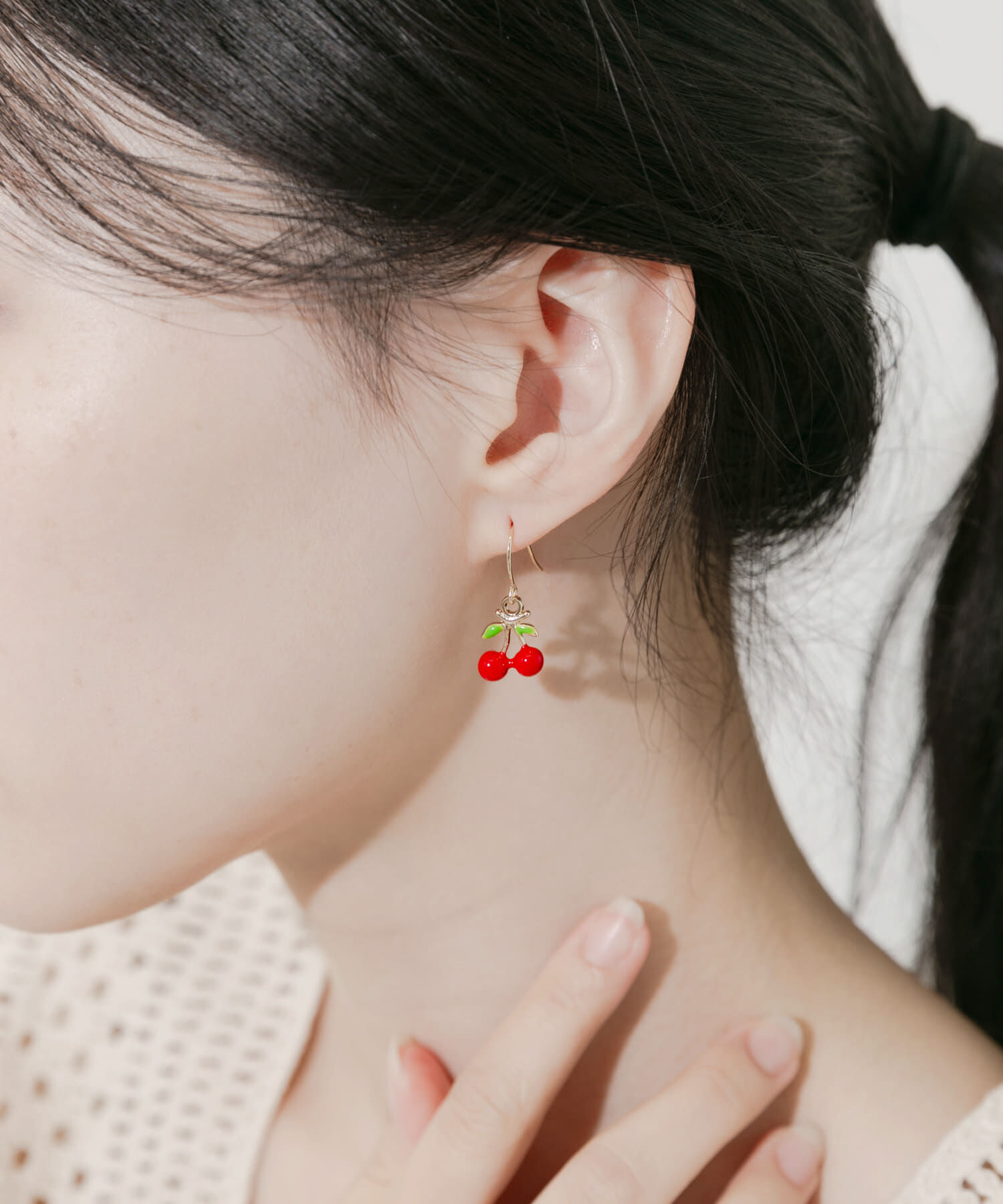 SMELLY「チェリーモチーフフックピアス」|ピアス|