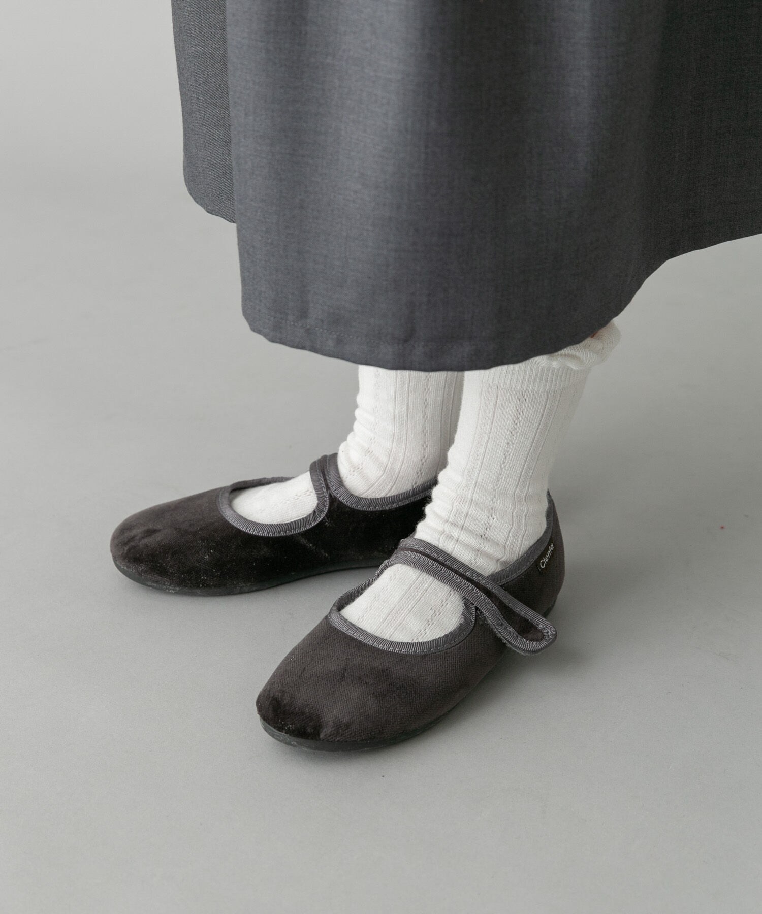 URBAN RESEARCH DOORS「Cienta　ベロアストラップシューズ(KIDS)」|その他|グレー