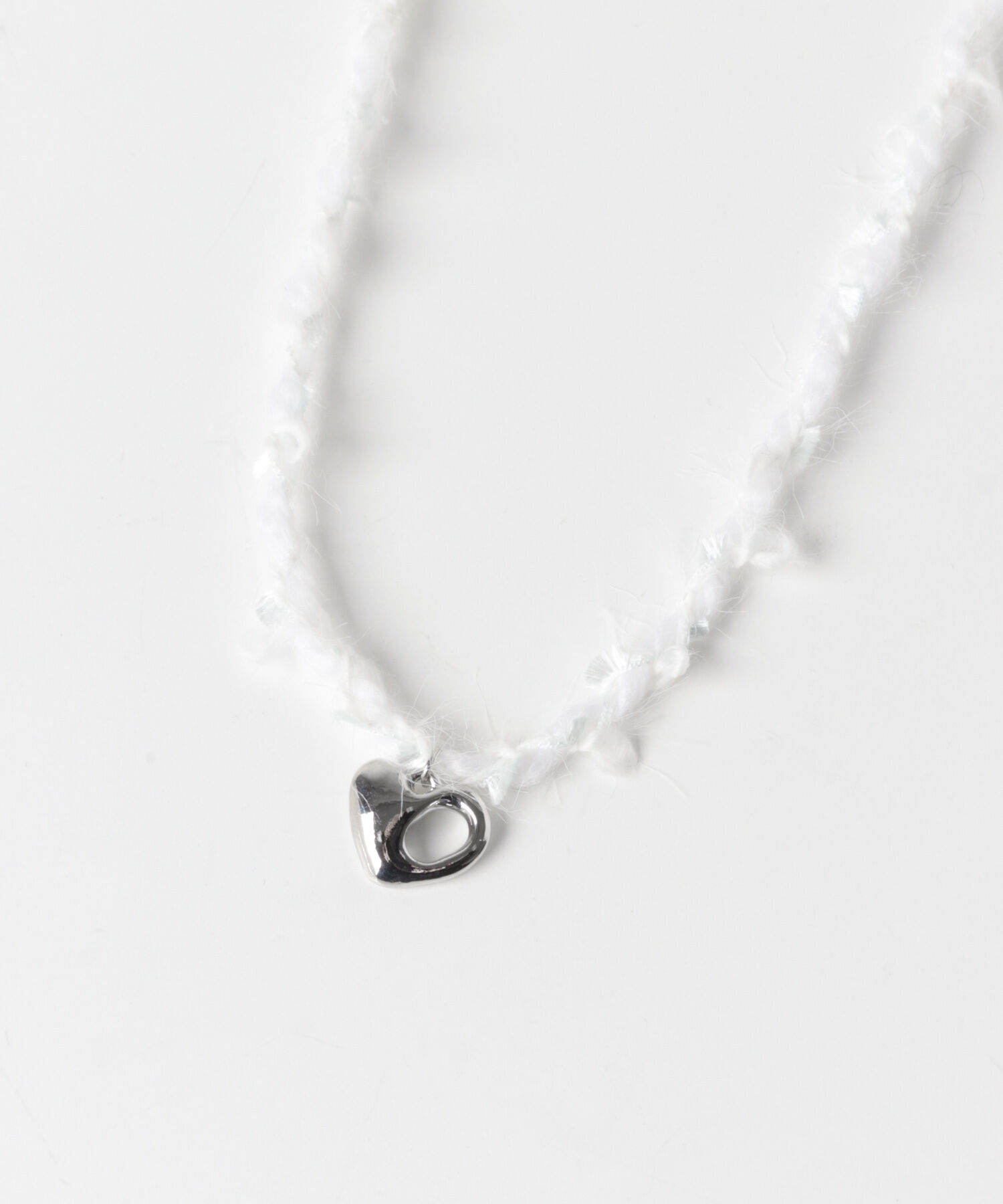 SMELLY「ウールヤーンハートチャームチョーカーネックレス」|ネックレス|