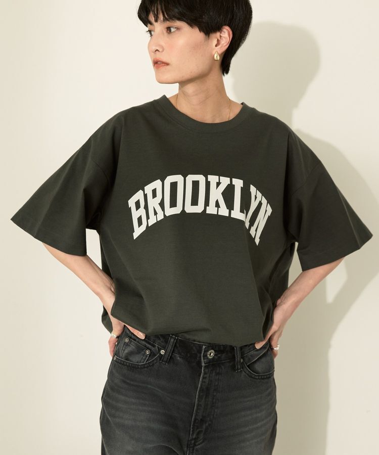 AMERICAN HOLIC「BROOKLYN カレッジロゴBIGTシャツ」|Tシャツ・カットソー|Charcoal Gray