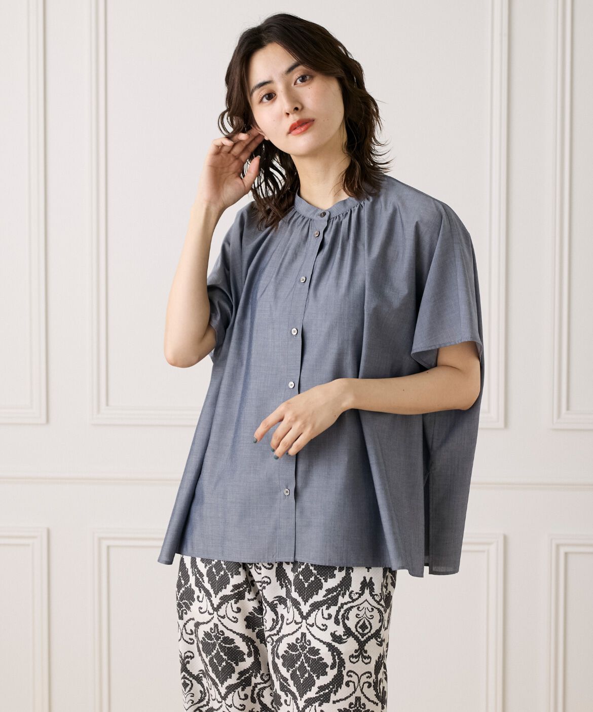 7-IDconcept.「《WEB限定カラー》ポンチョ風バンドカラーブラウス」|シャツ・ブラウス|グレー1