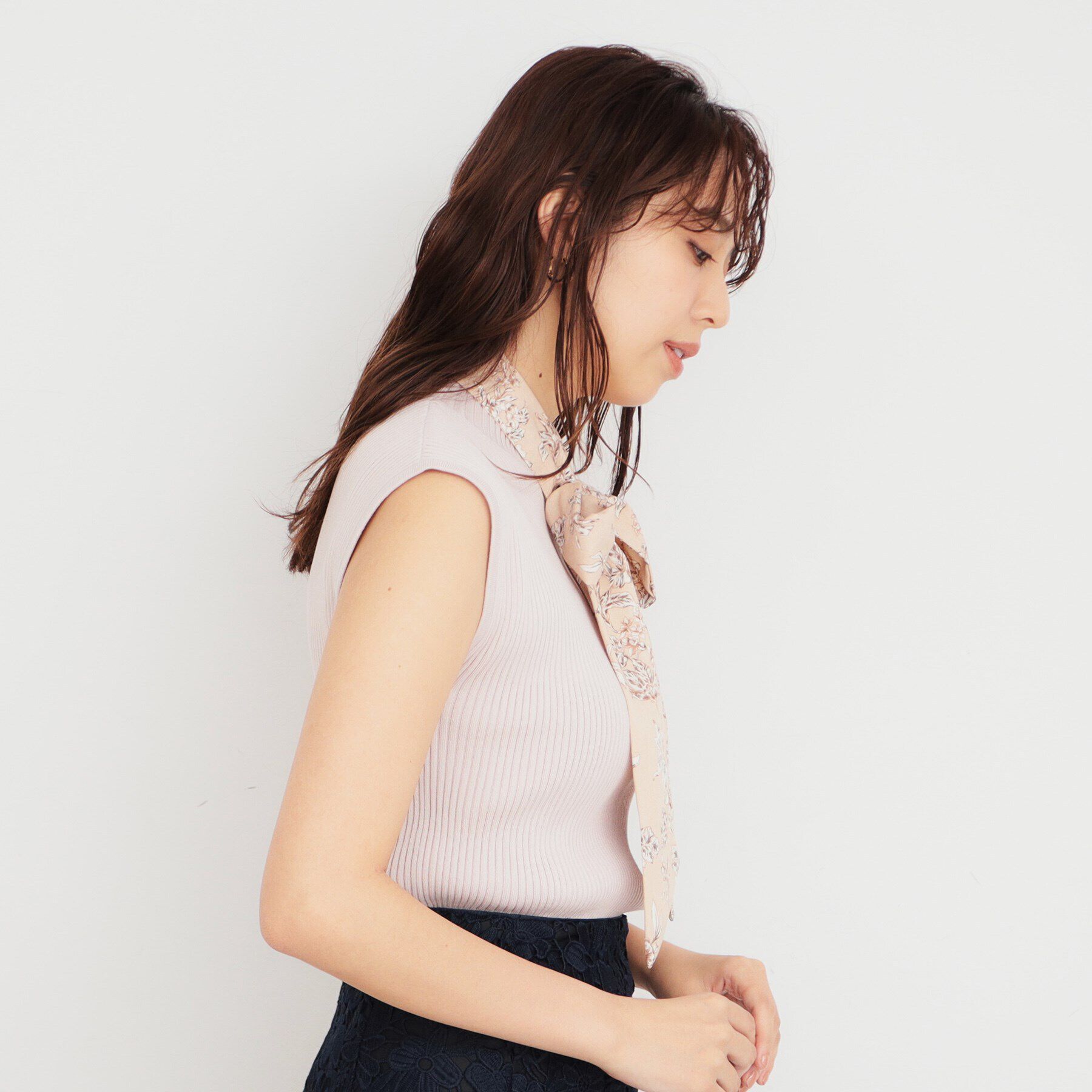 index「《美人百花掲載》スカーフ付きフレンチリブニット【洗濯機可】」|ニット・セーター|