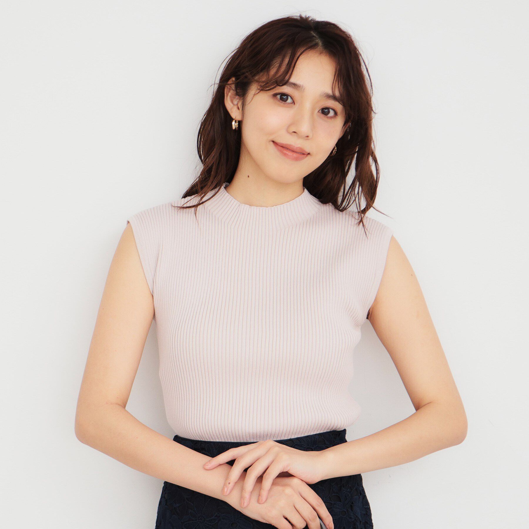 index「《美人百花掲載》スカーフ付きフレンチリブニット【洗濯機可】」|ニット・セーター|グレージュ(850)