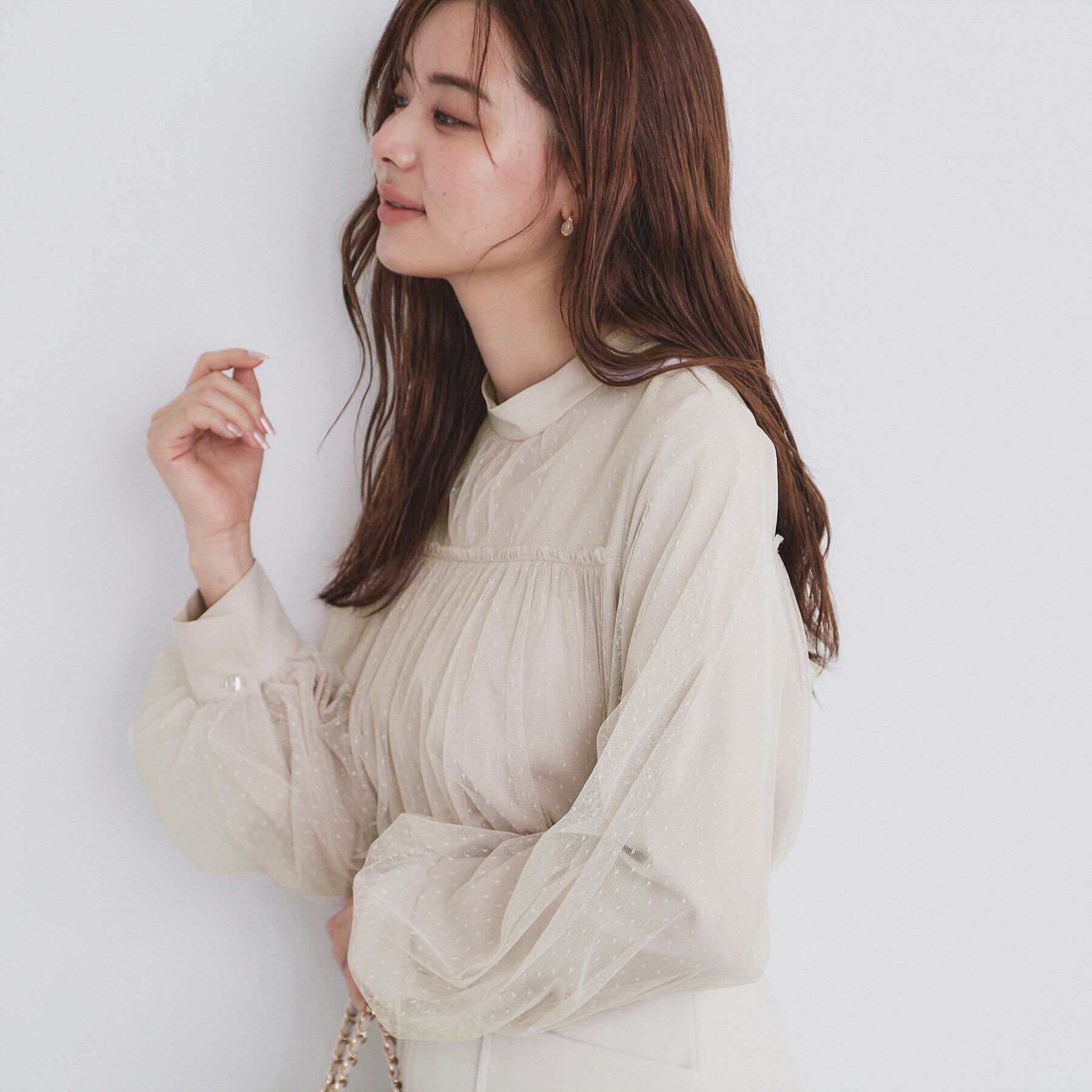 index「ドットチュールレイヤードブラウス【洗濯機洗い可】」|シャツ・ブラウス|グレージュ(050)