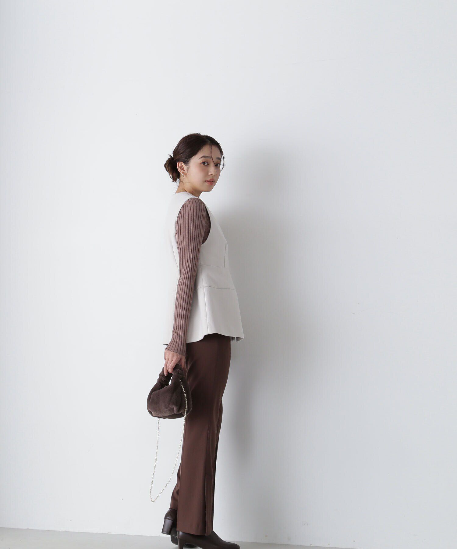  「＜圧縮ジャージーシリーズ＞フォルムジレ　24AW」|ブルゾン・スタジャン|