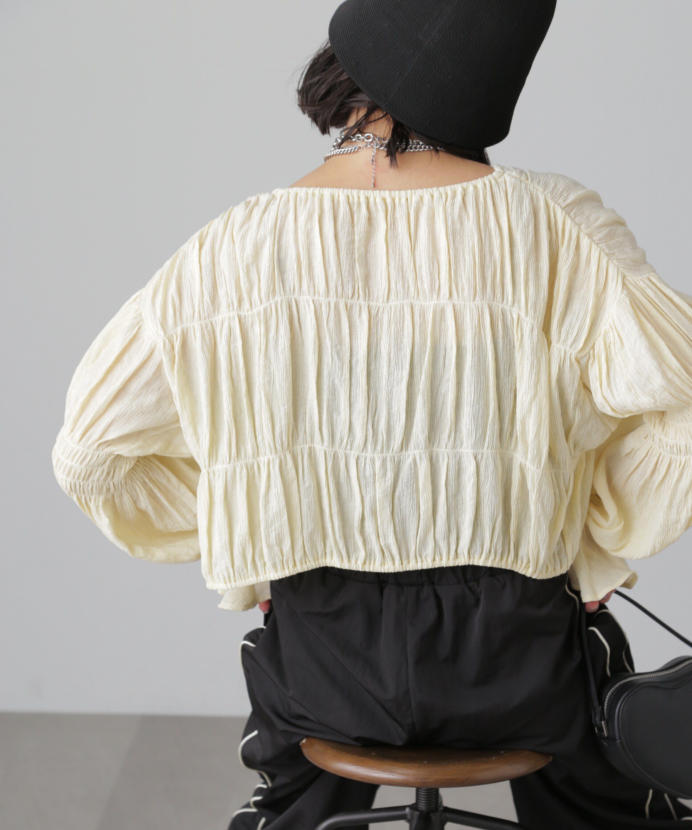  「シアーギャザー前開き短丈ブラウス」|シャツ・ブラウス|