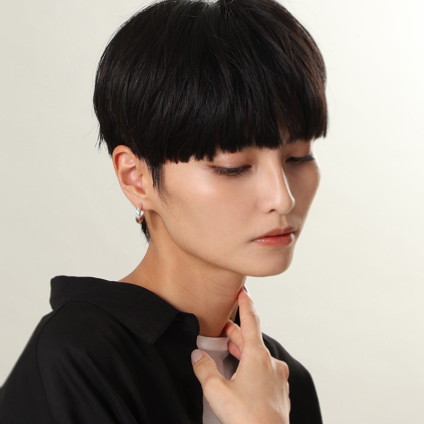 COCOSHNIK ONKITSCH「シルバー スモールフープ スクリューピアス」|ピアス|