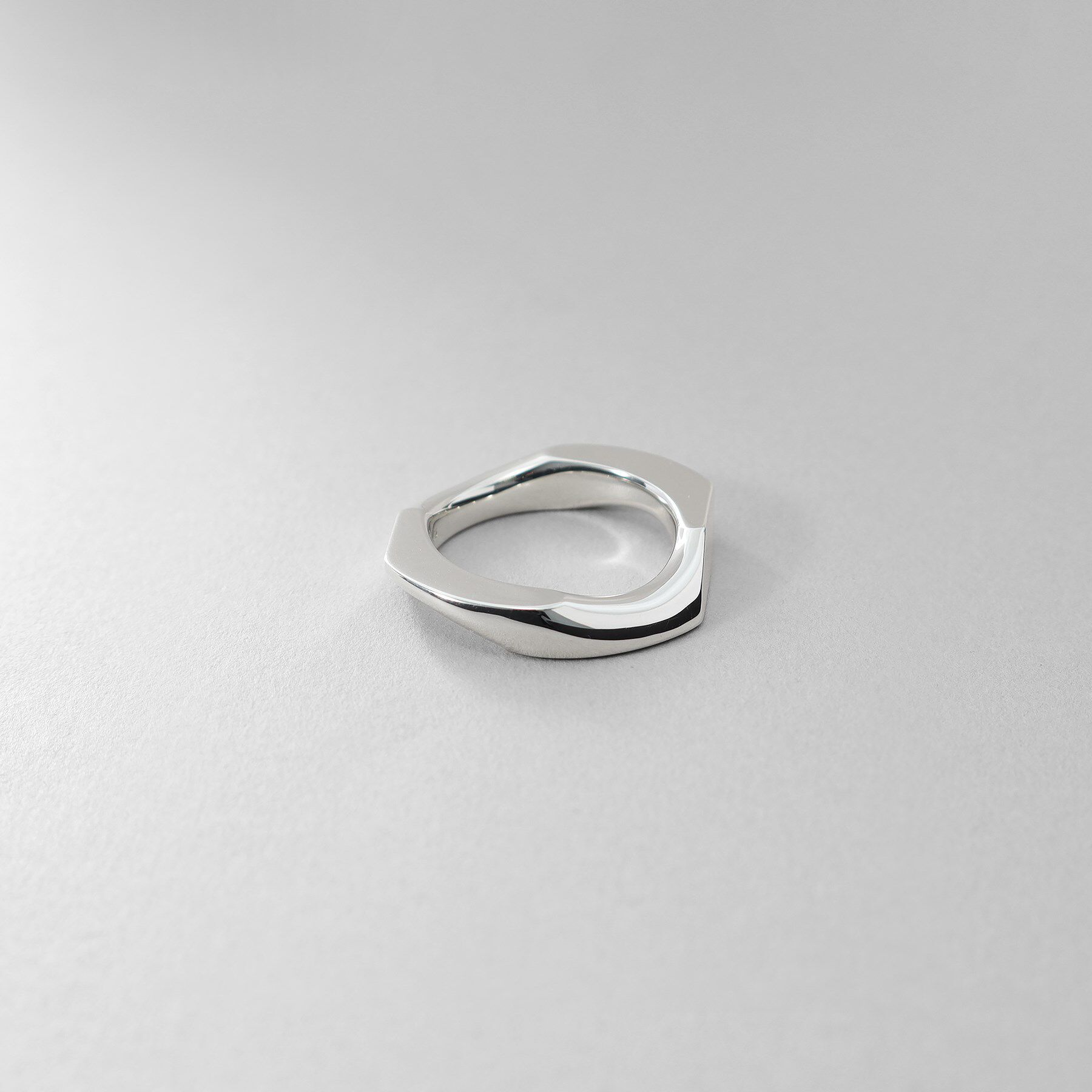 COCOSHNIK ONKITSCH「シルバー カーブチェーンモチーフリング」|リング|