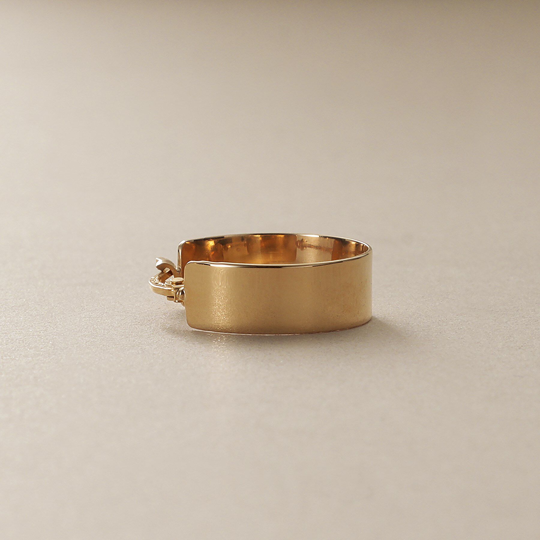 COCOSHNIK「K10平板 フープピアス」|ピアス|