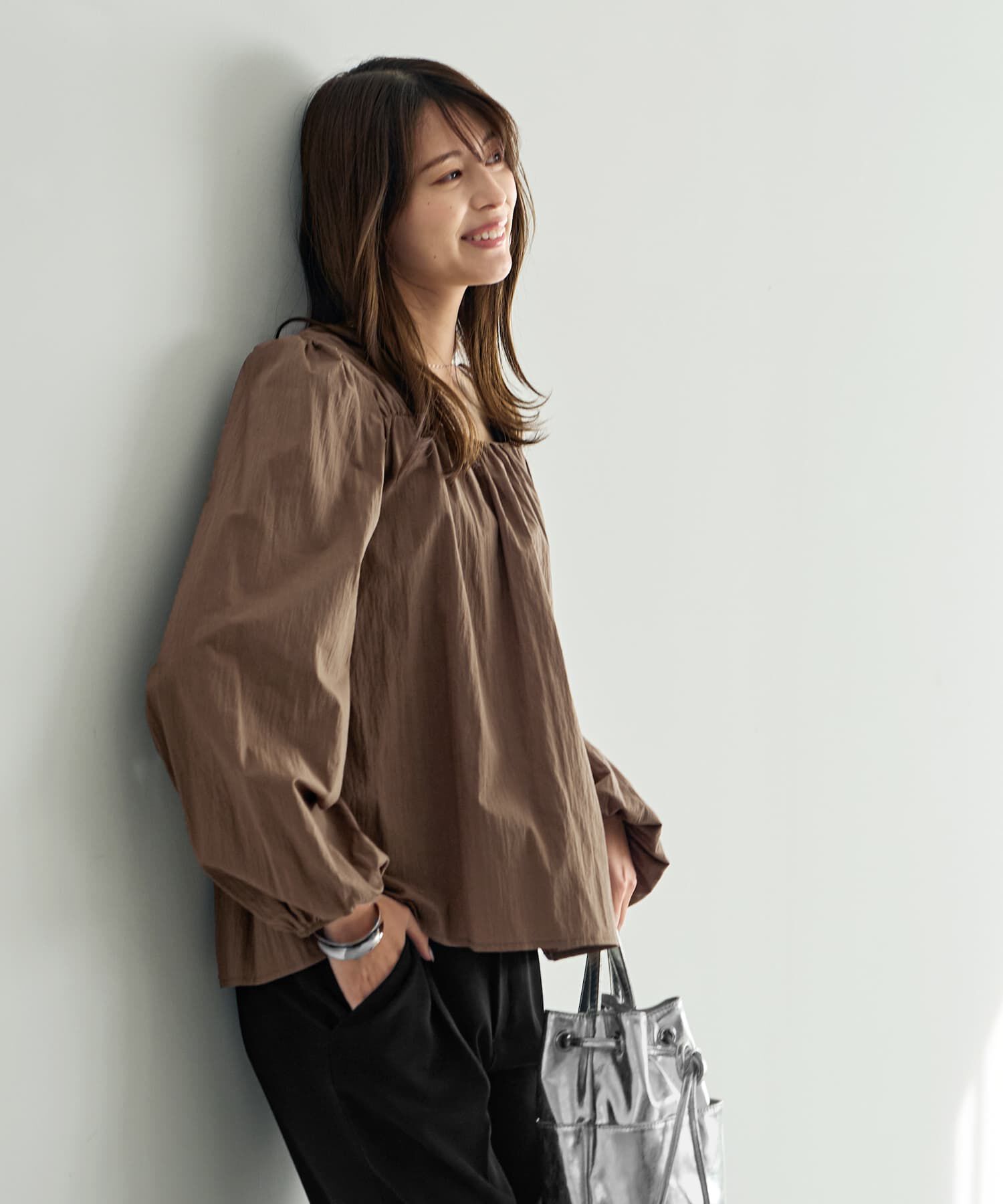 STYLE DELI「【LUXE】デコルテスクエアギャザーブラウス」|シャツ・ブラウス|
