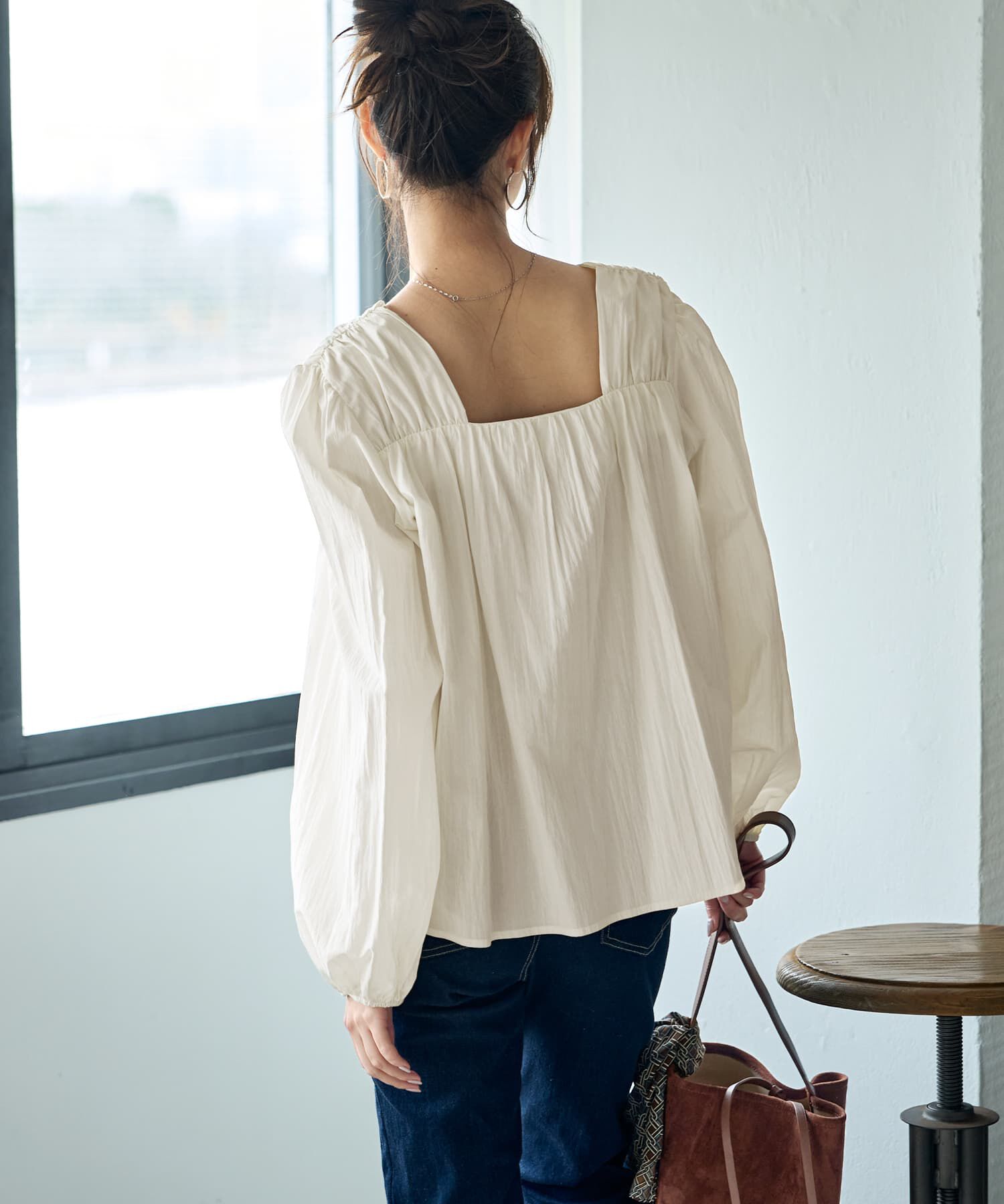 STYLE DELI「【LUXE】デコルテスクエアギャザーブラウス」|シャツ・ブラウス|