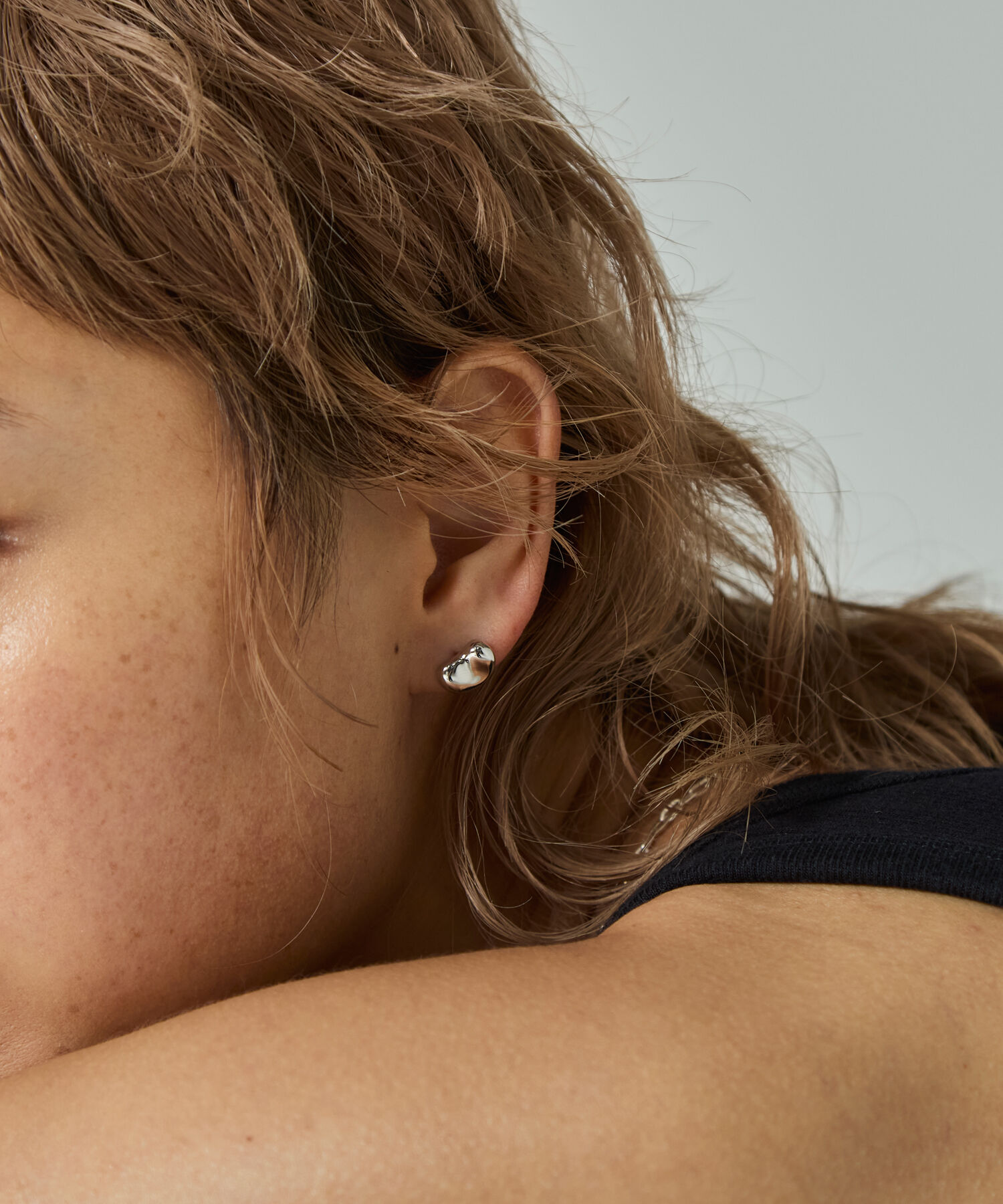 JUPITER-Rozy「【SV】ビーンズスタッドピアス　シルバー」|ピアス|