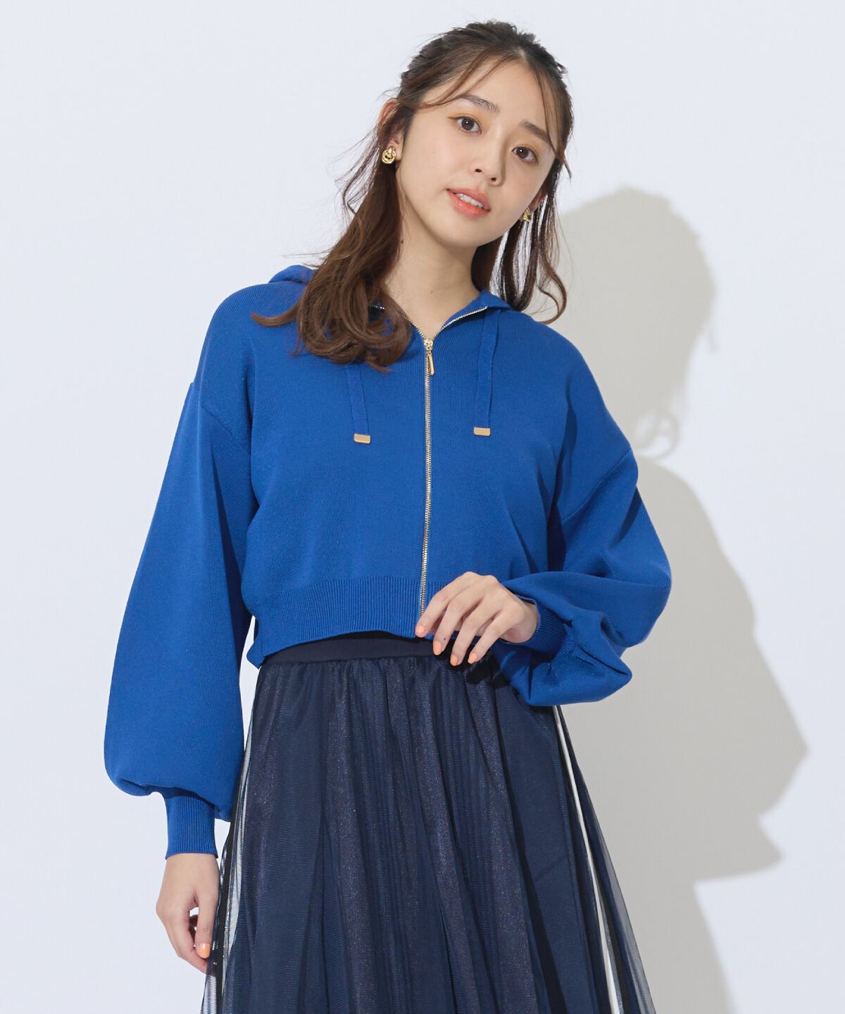 アンドクチュール「クロップドニットフーディー」|パーカー|ブルー