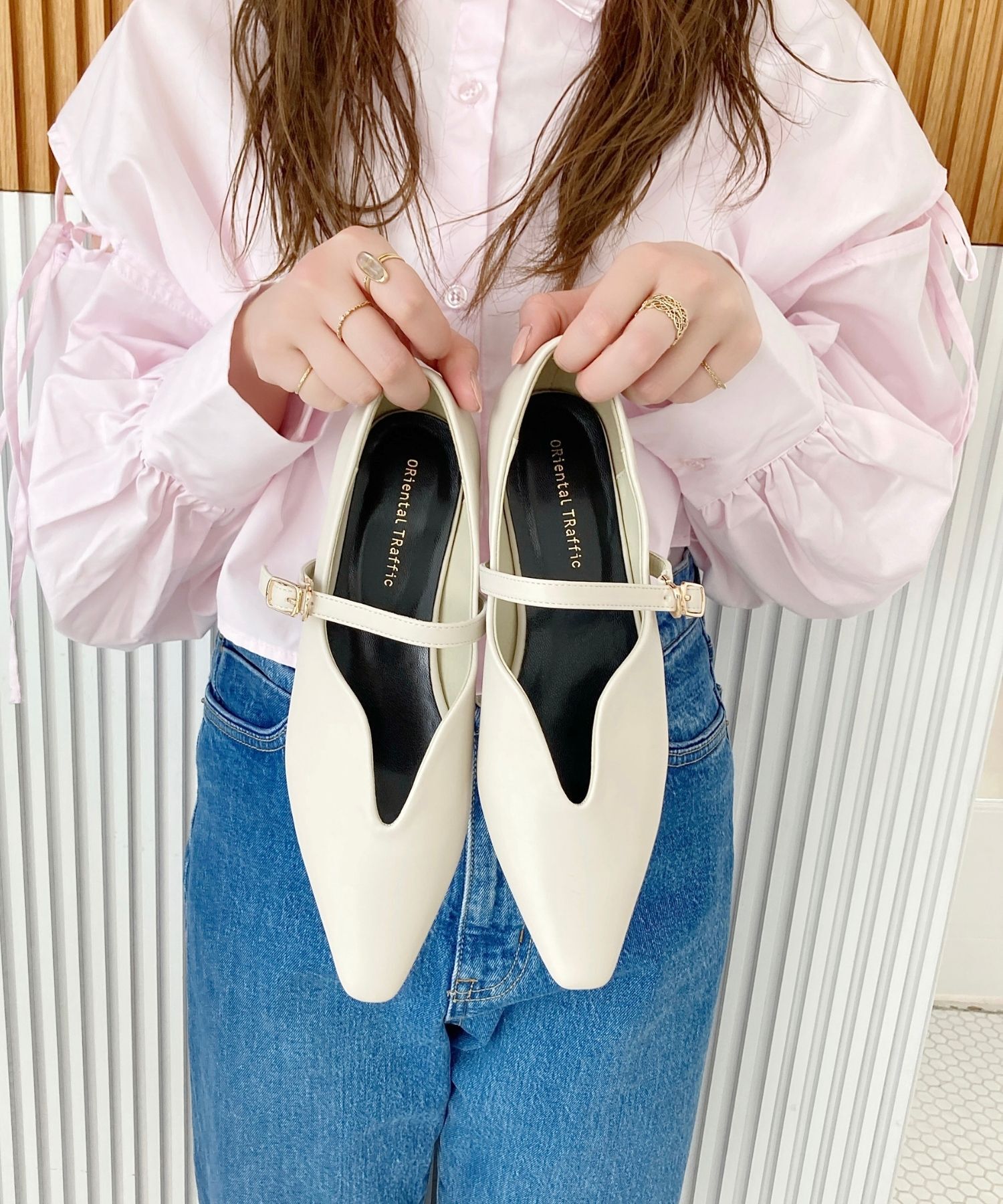 ORiental TRaffic「【WEB限定】ベルト デザイン フラットパンプス /45302  ベーシック  シンプル ストラップパンプス」|パンプス|WHITE