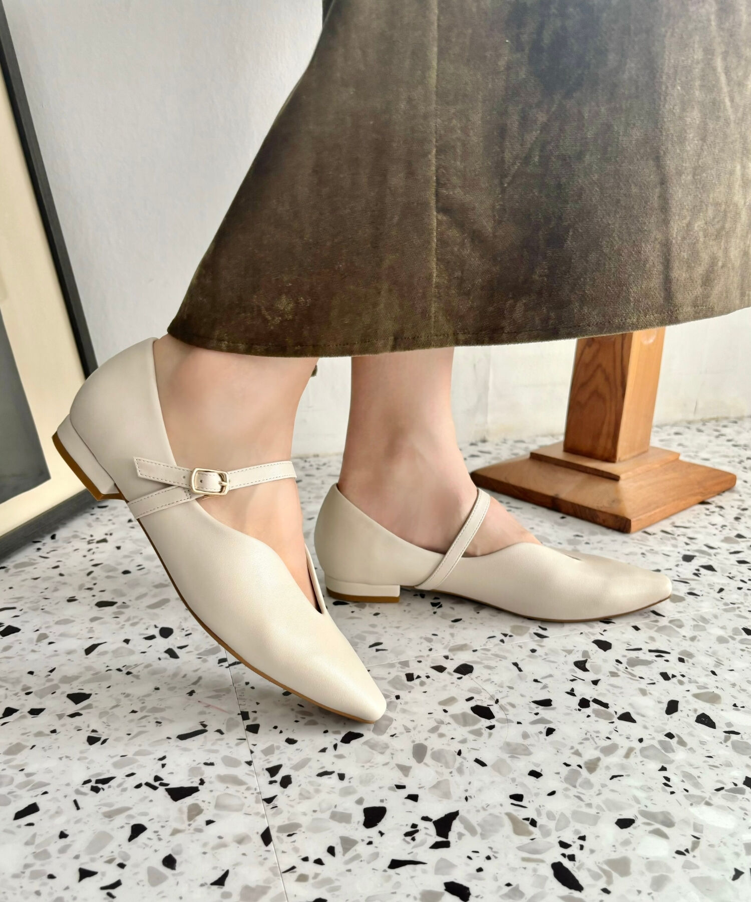 ORiental TRaffic「【WEB限定】ベルト デザイン フラットパンプス /45302  ベーシック  シンプル ストラップパンプス」|パンプス|