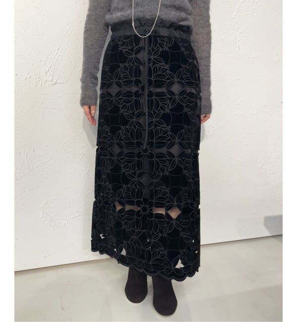 IENA LA BOUCLE「IENA LA BOUCLE カットワークベロアスカート」|スカート|ブラック