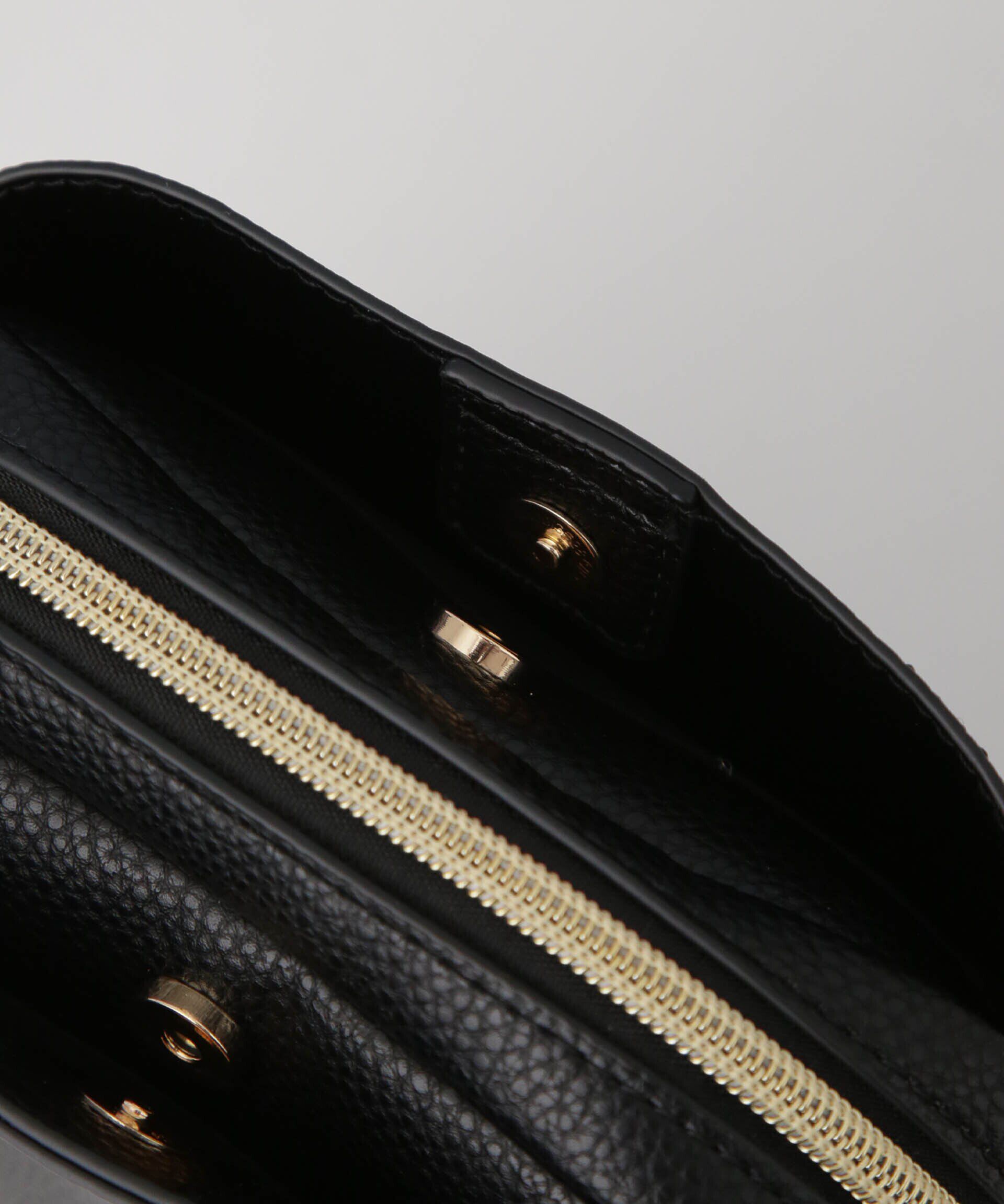 nano･universe「スクエアショルダーバッグ」|ショルダー・メッセンジャー|