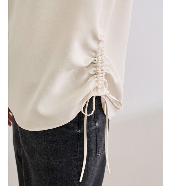 ROPE「【洗える】バックサテンドロストVネックブラウス【WEB・一部店舗限定】」|シャツ・ブラウス|