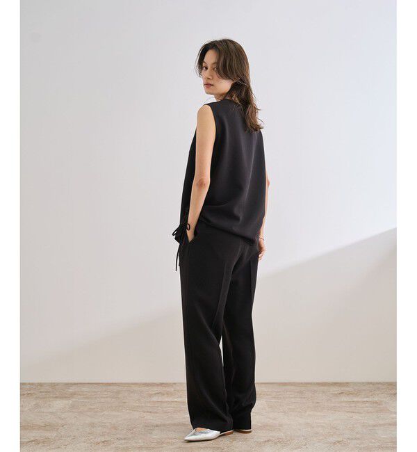 ROPE「【洗える】バックサテンドロストVネックブラウス【WEB・一部店舗限定】」|シャツ・ブラウス|