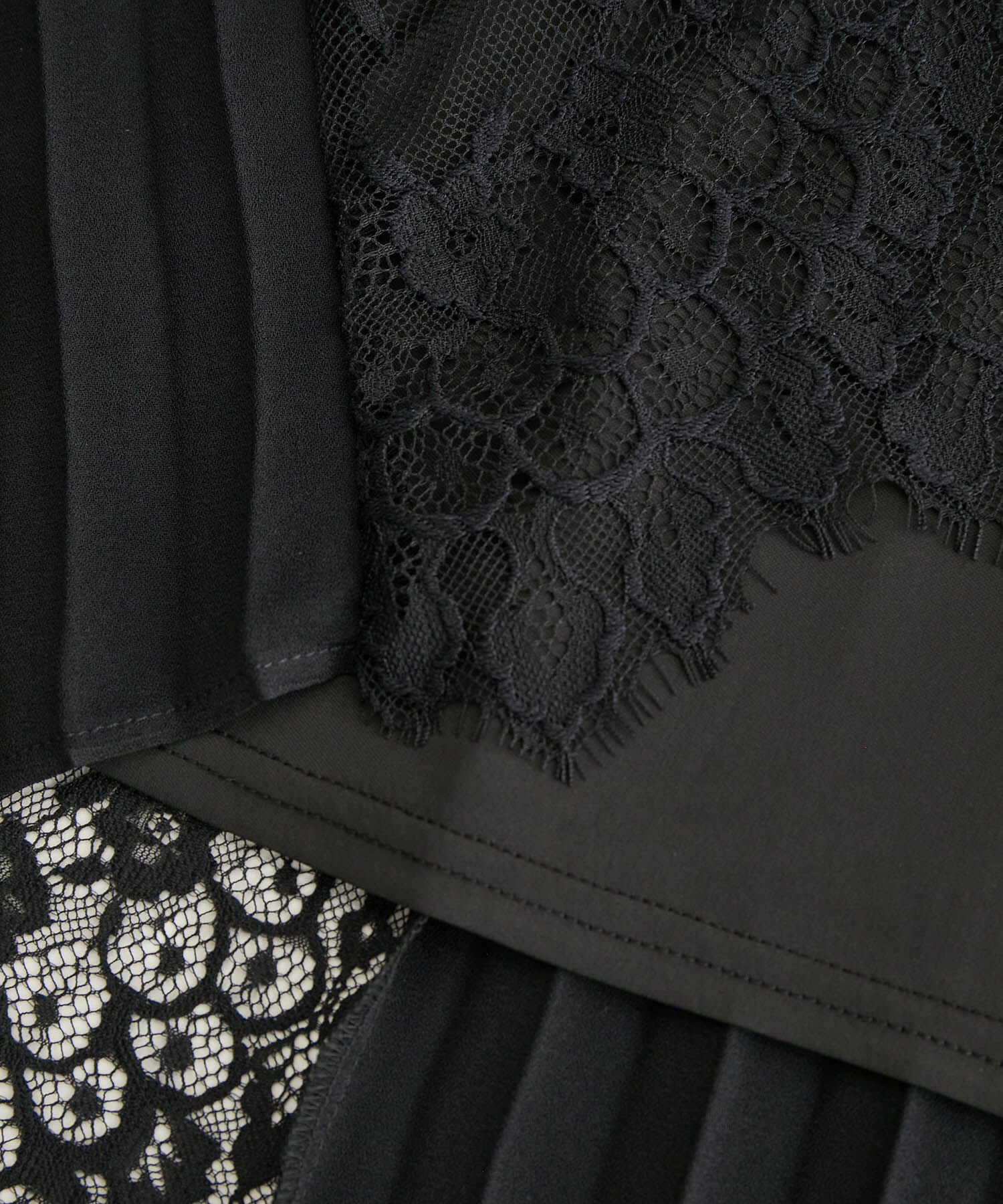 Rope&rsquo;Picnic「【一部店舗限定】【Mon E&rsquo;toile/モンエトワール】プリーツコンビレースDress」|ドレス|