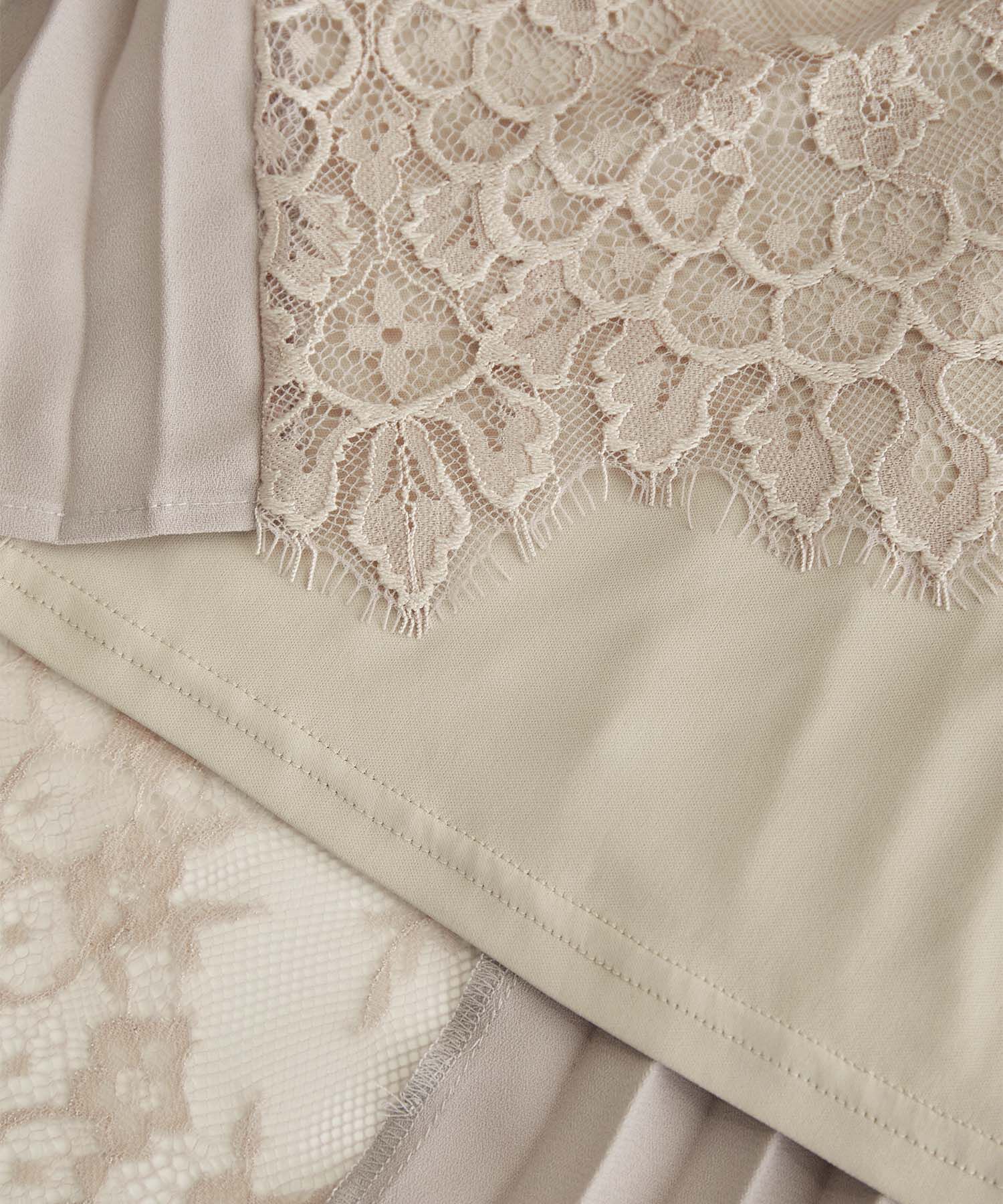 Rope&rsquo;Picnic「【一部店舗限定】【Mon E&rsquo;toile/モンエトワール】プリーツコンビレースDress」|ドレス|