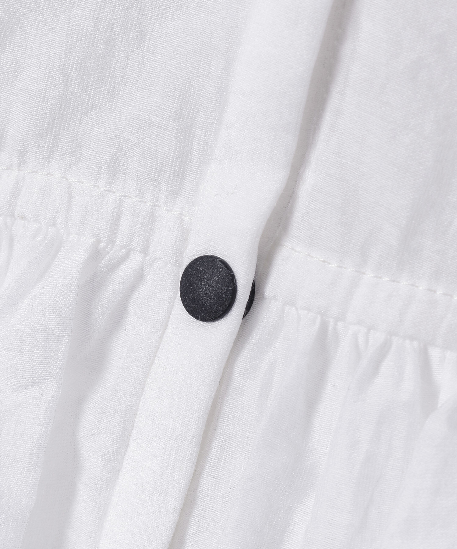 ADAM ET ROPE'「【再入荷・サステナブル】コットンギャザーフリル２WAYブラウス」|シャツ・ブラウス|