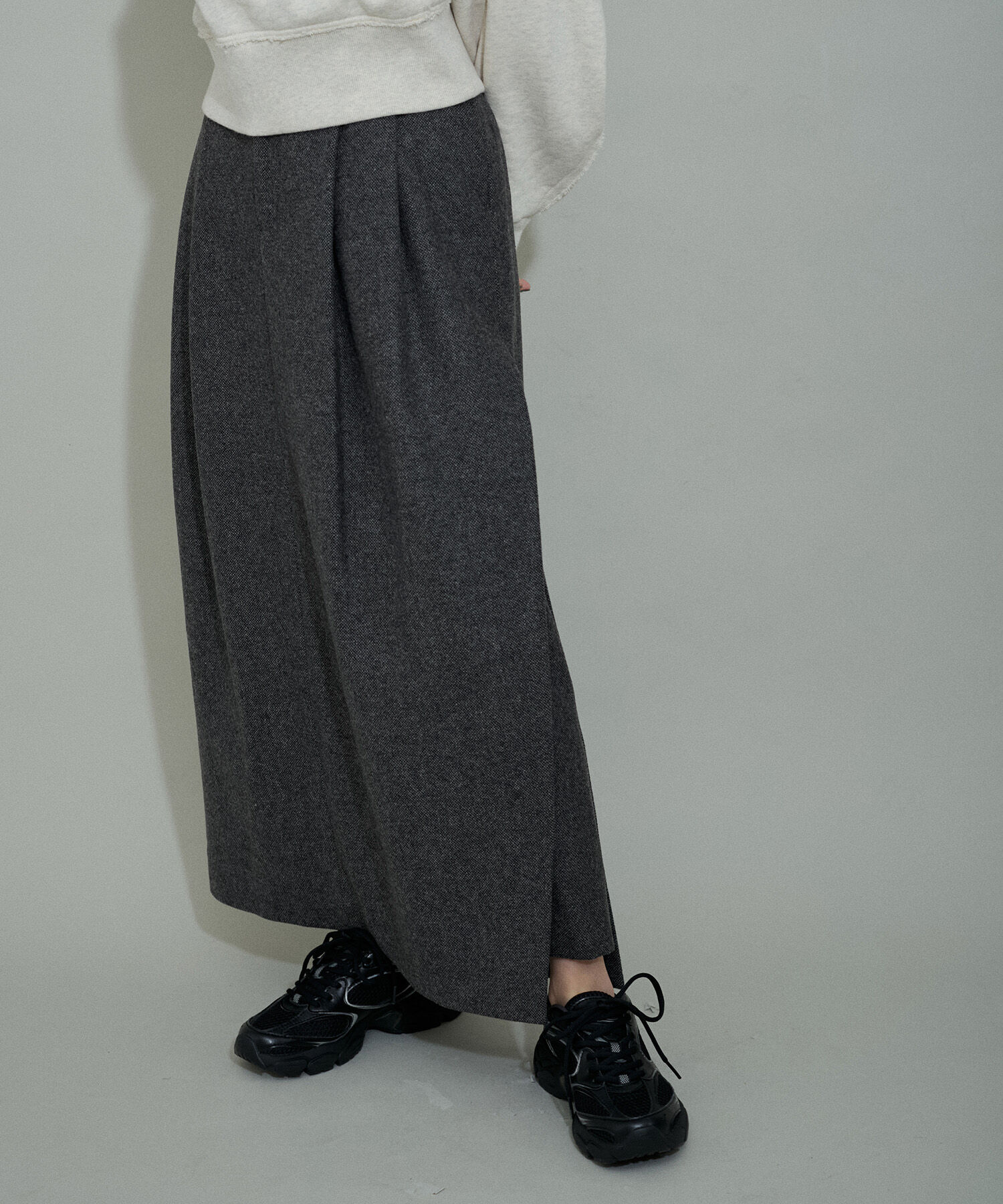 ADAM ET ROPE'「【WEB限定】サイドスリットウォームウールスカート」|スカート|チャコール(06)