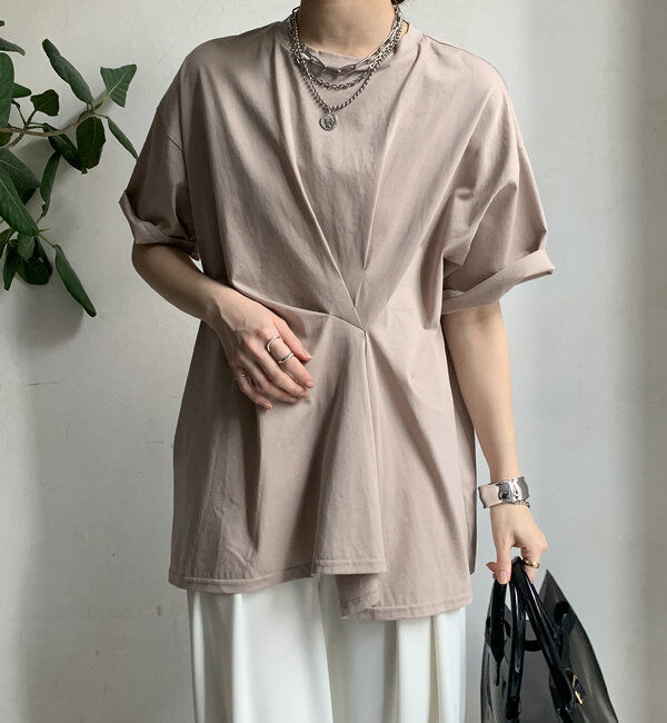  「【WEB限定】ツイストデザインTEE」|Tシャツ・カットソー|グレージュ