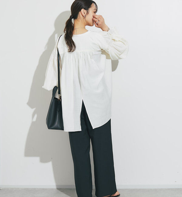  「《オンオフ兼用・一枚で華やか》バッグスリットシャーリングチュニック」|シャツ・ブラウス|