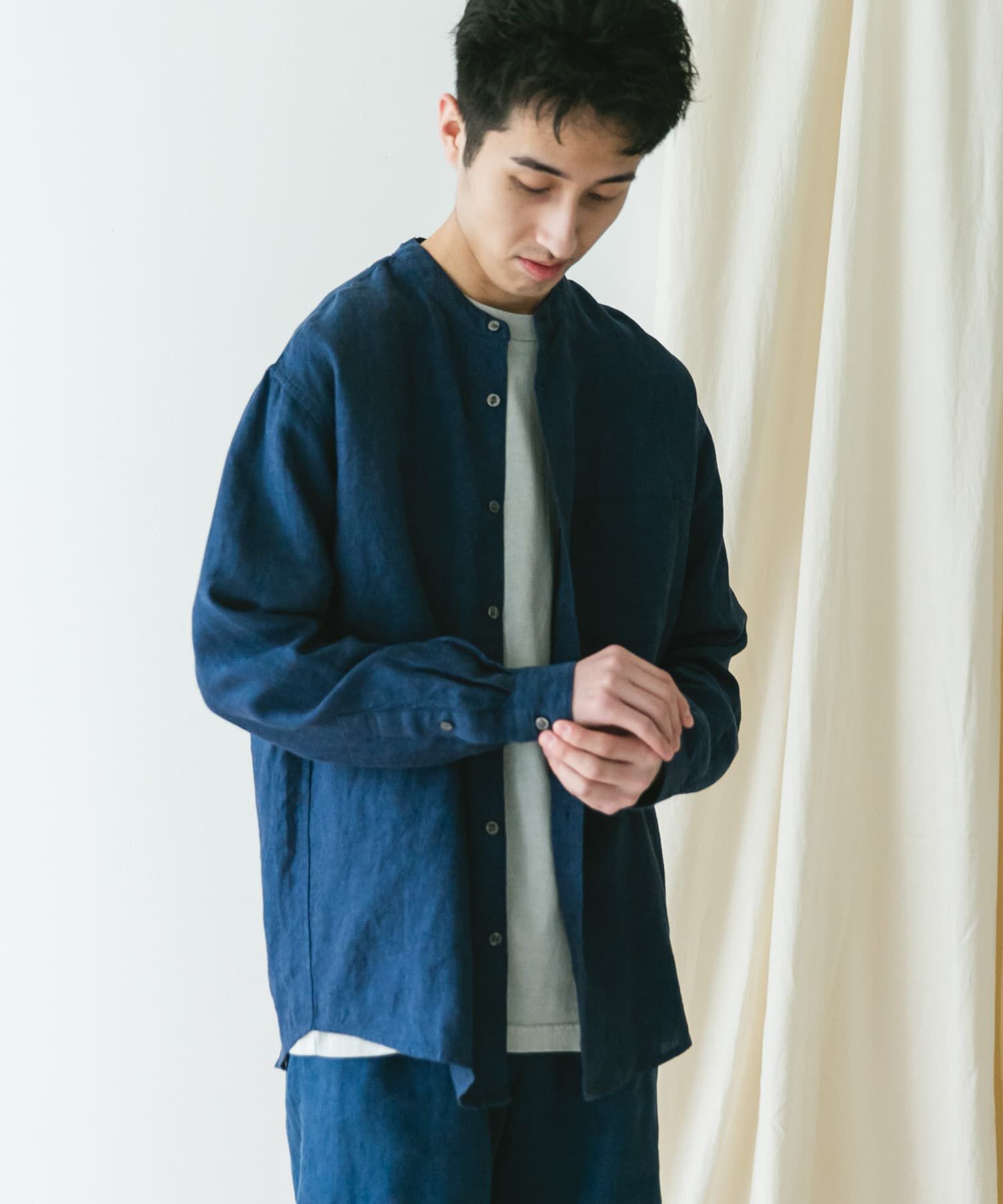 URBAN RESEARCH DOORS「『XLサイズ/WEB限定』シルケットリネンバンドカラーロングスリーブシャツ」|シャツ・ブラウス|