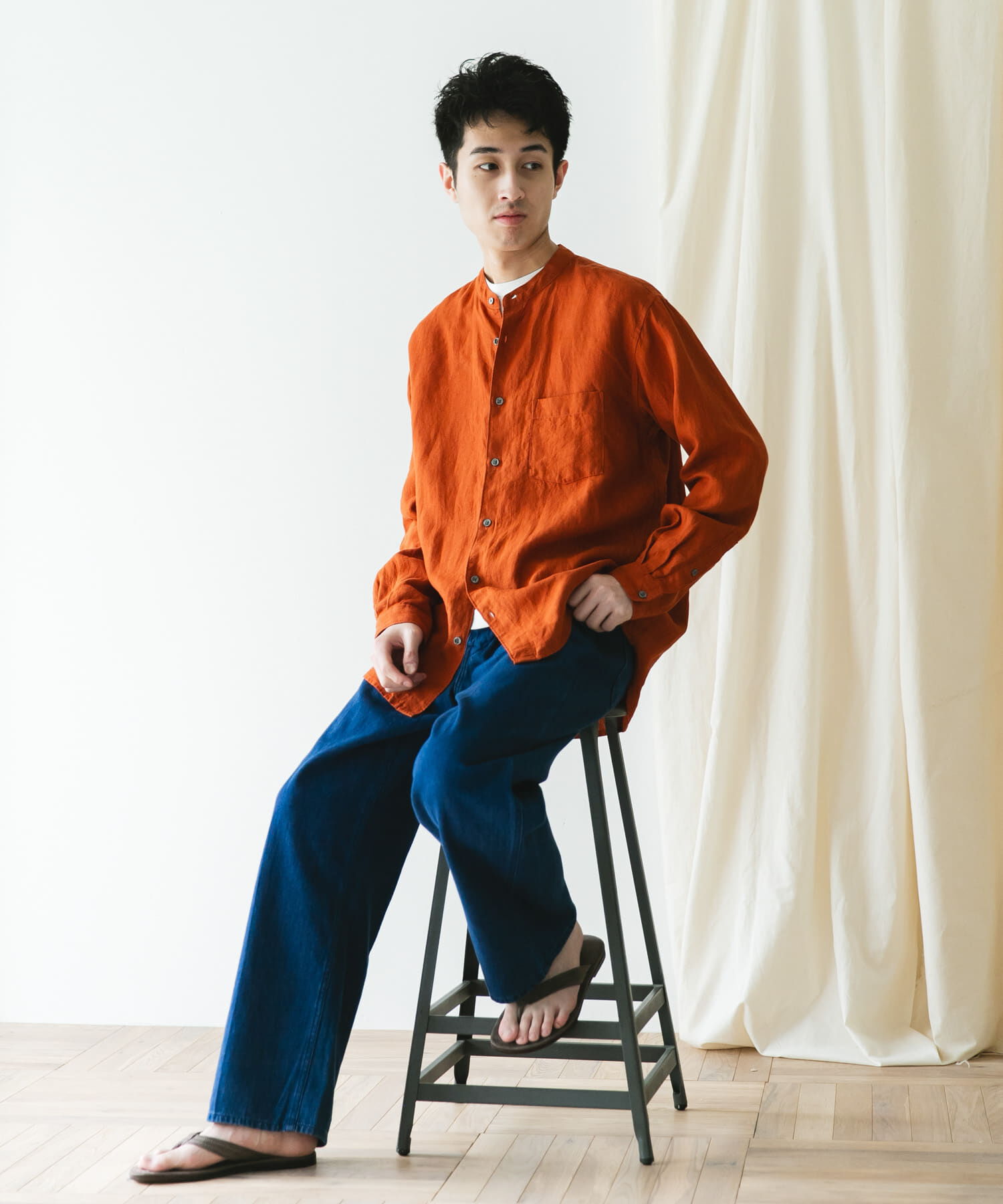 URBAN RESEARCH DOORS「『XLサイズ/WEB限定』シルケットリネンバンドカラーロングスリーブシャツ」|シャツ・ブラウス|