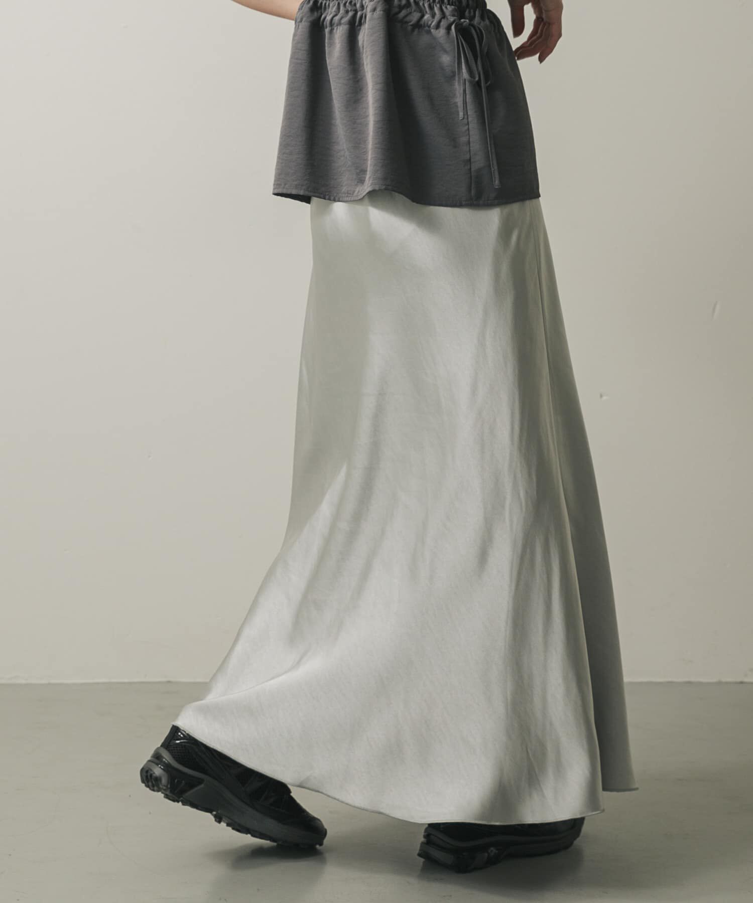 SENSE OF PLACE by URBAN RESEARCH「『一部WEB限定カラー』ナローサテンスカート」|スカート|
