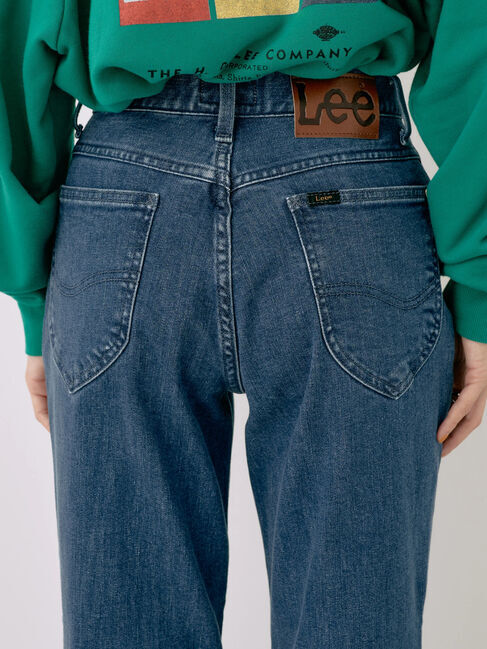 earth music&ecology「Lee&times;e.m.a.e.スリットフレアデニムパンツ」|デニム|