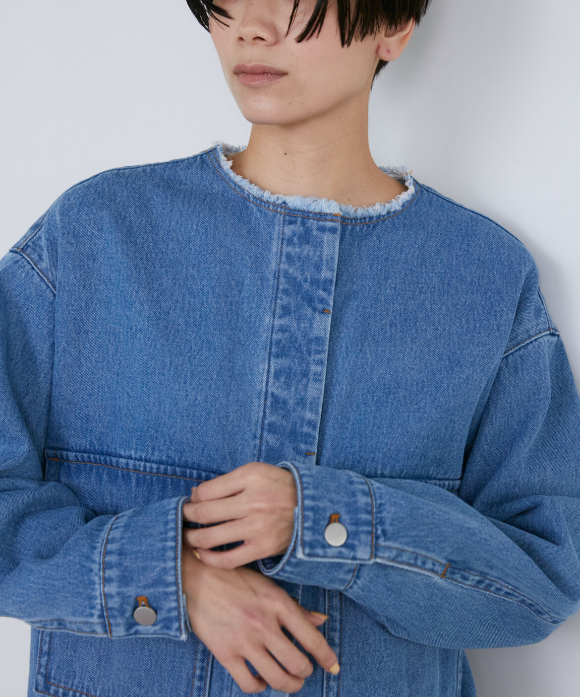 INED「《大きいサイズ》ノーカラーデニムジャケット」|デニムジャケット|