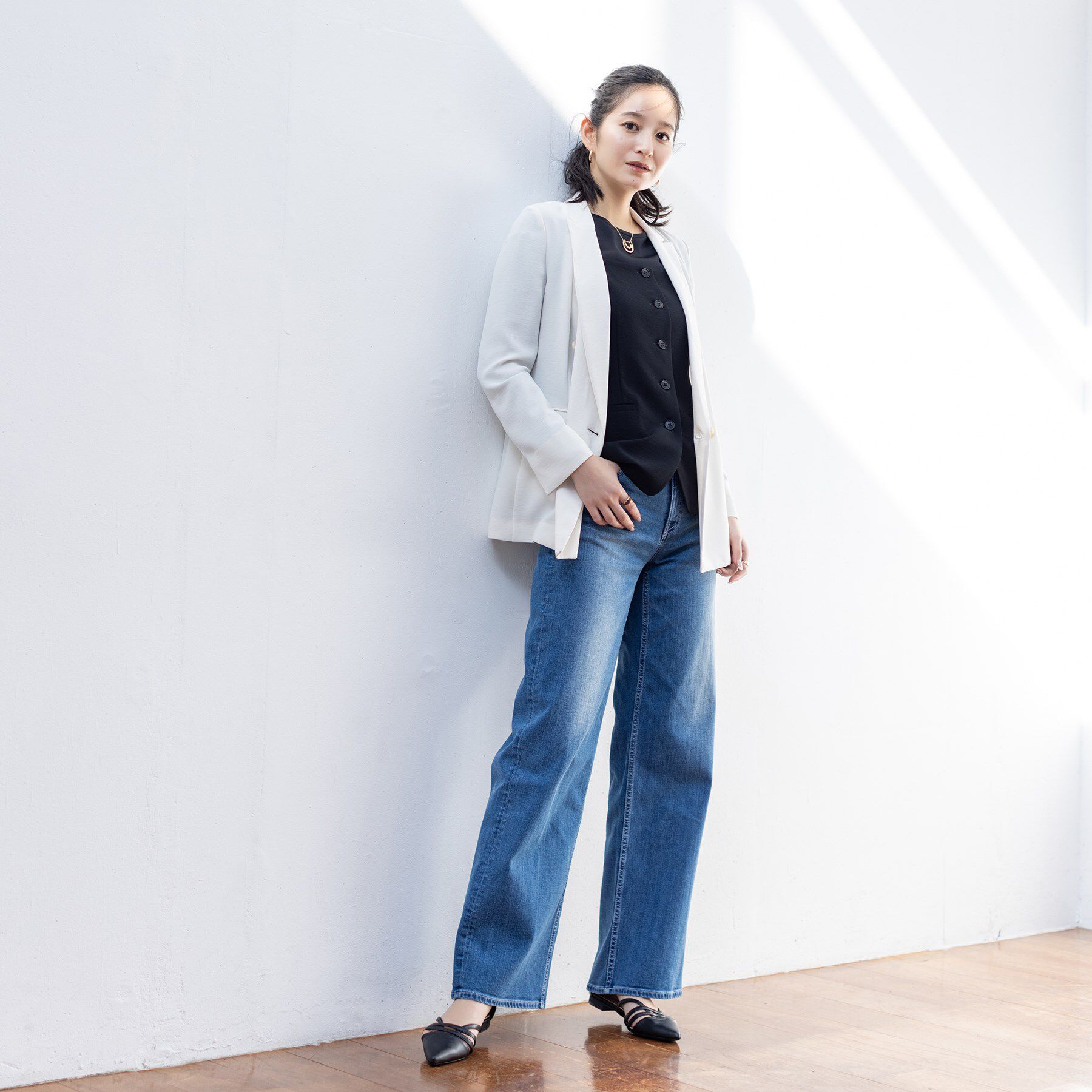 INDIVI「【通年活躍！褒められデニム】ワイドストレート デニムパンツ」|デニム|