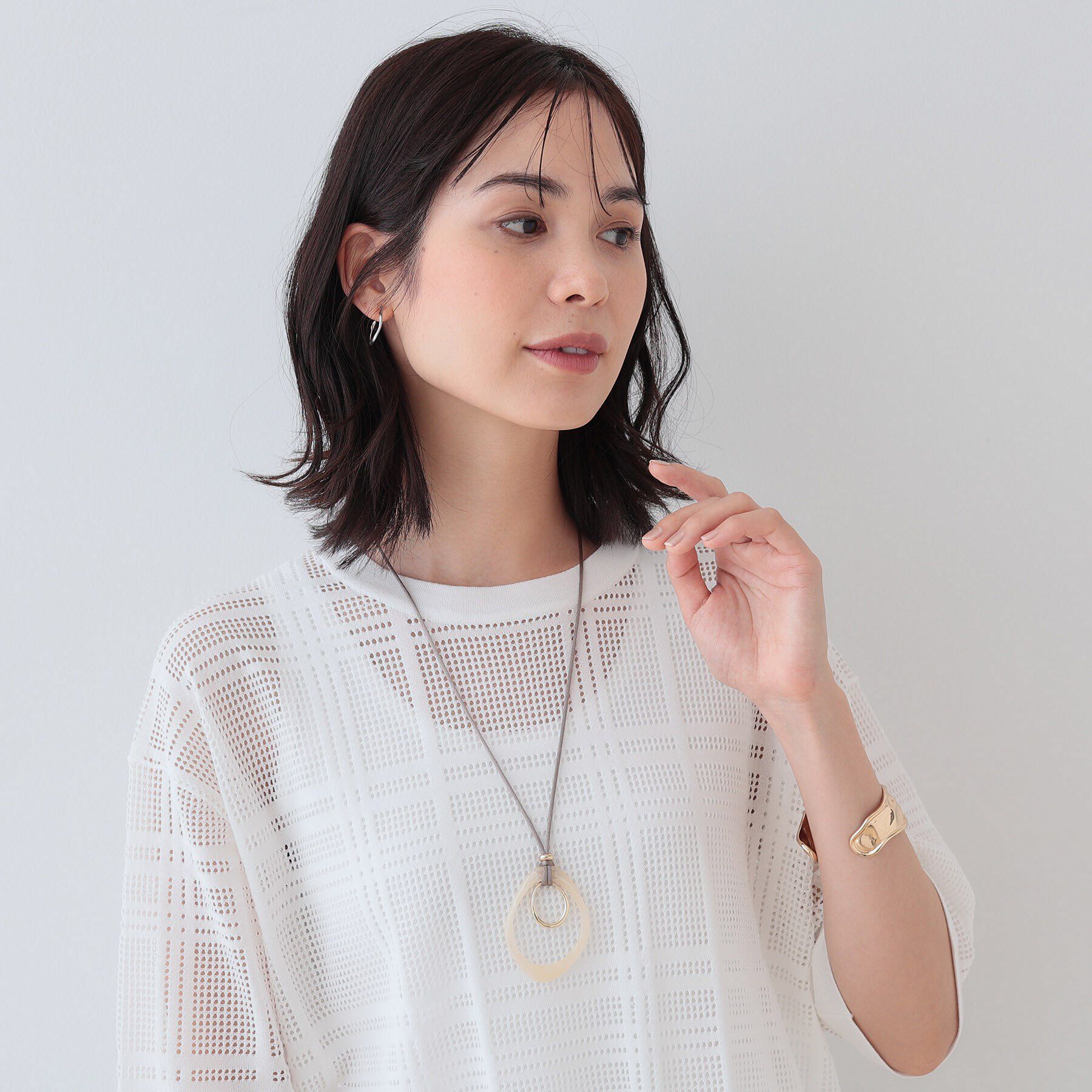 INDIVI「【フリー調整】マーブル調樹脂ロングネックレス」|ネックレス|