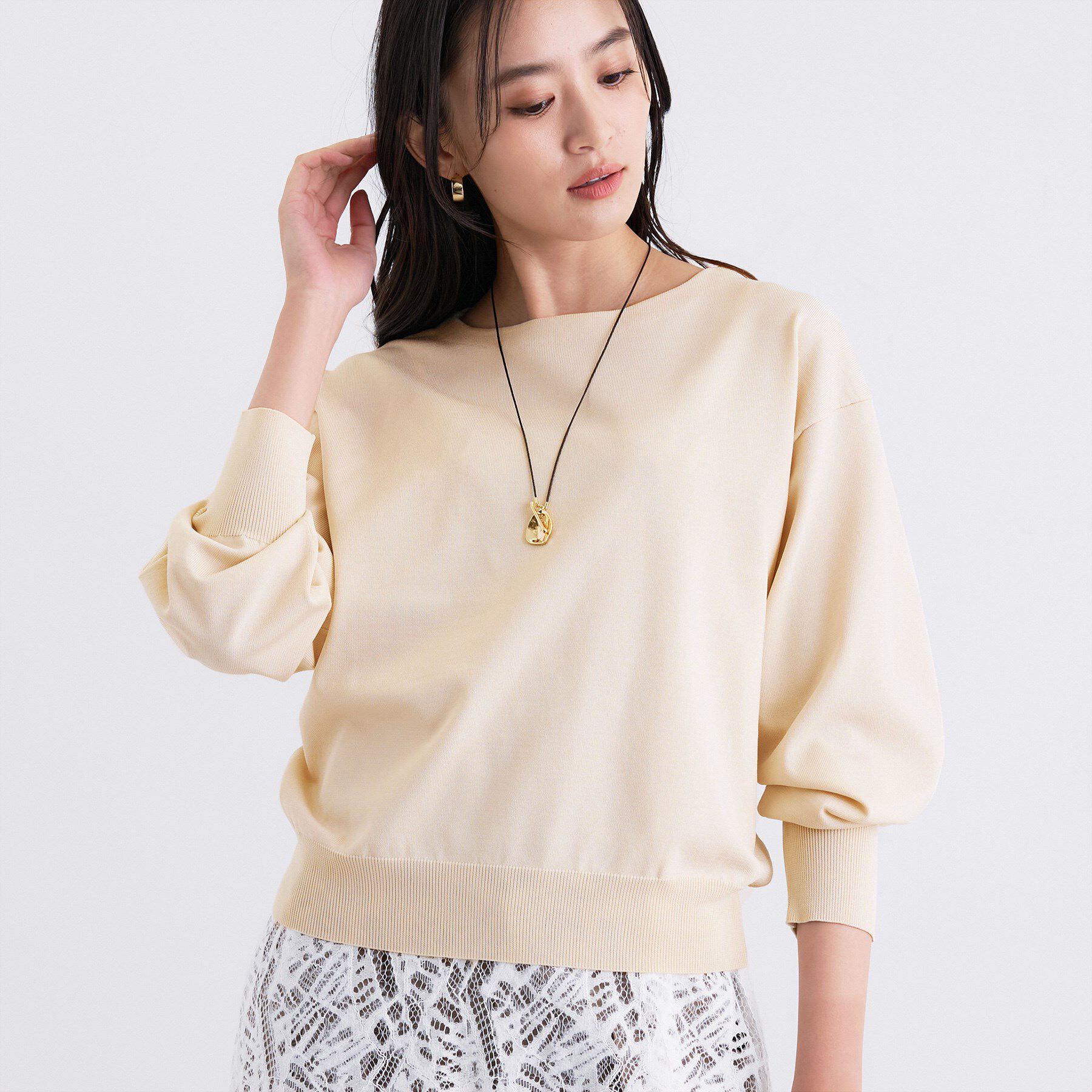 INDIVI「ボートネック ストレッチニット」|ニット・セーター|グレージュ(050)